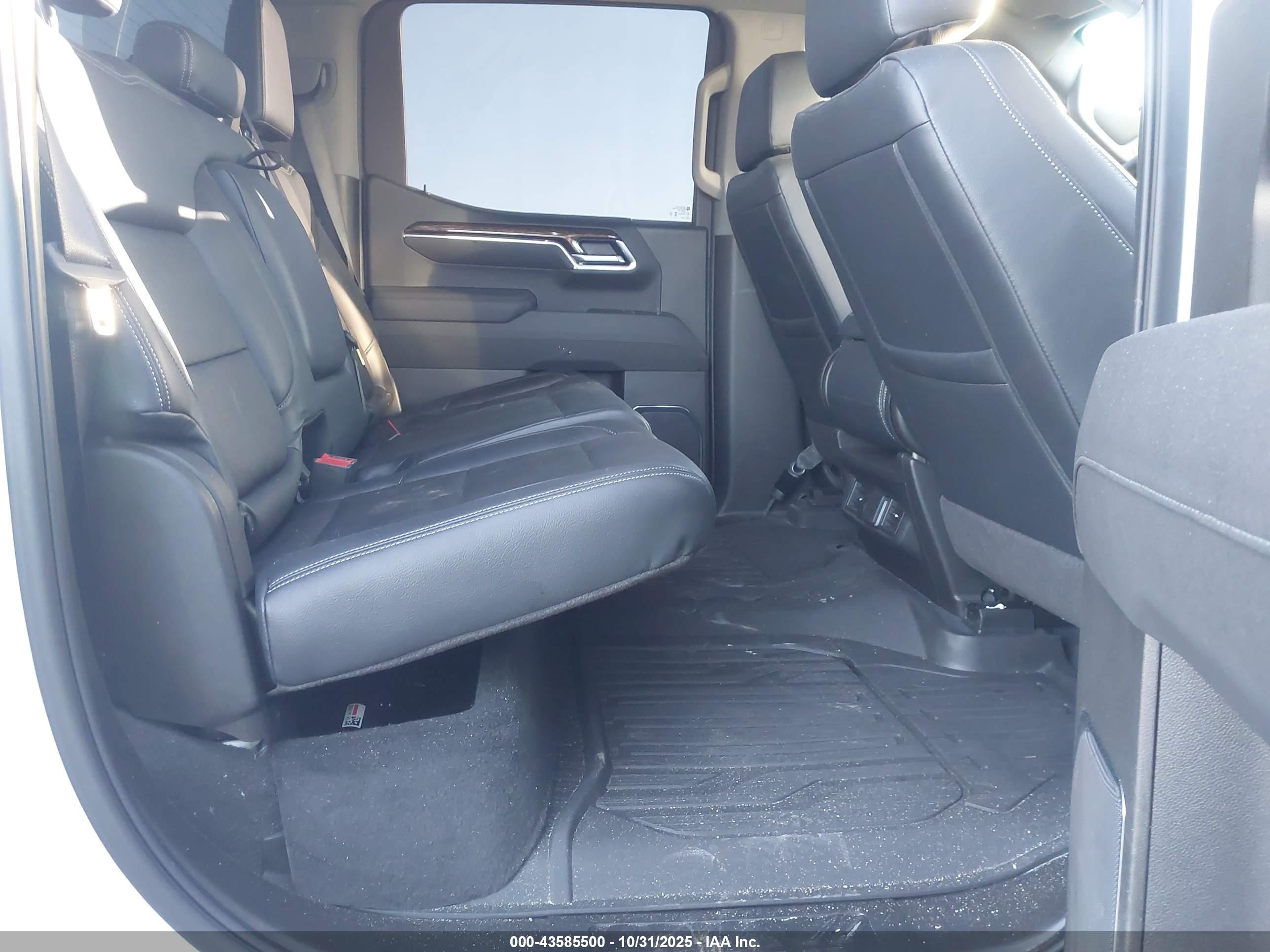 GMC SIERRA image 8