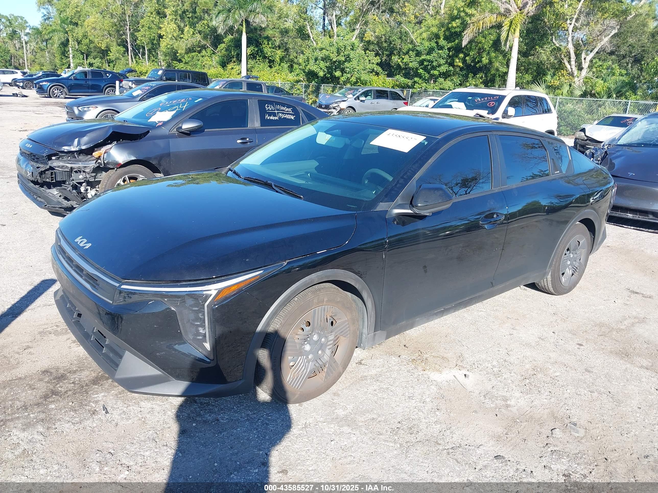 KIA K4 image 2