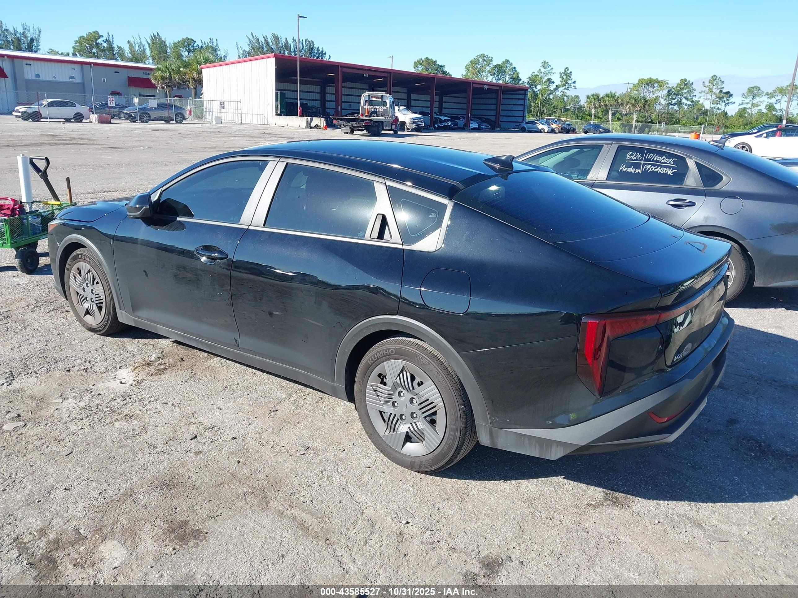 KIA K4 image 3