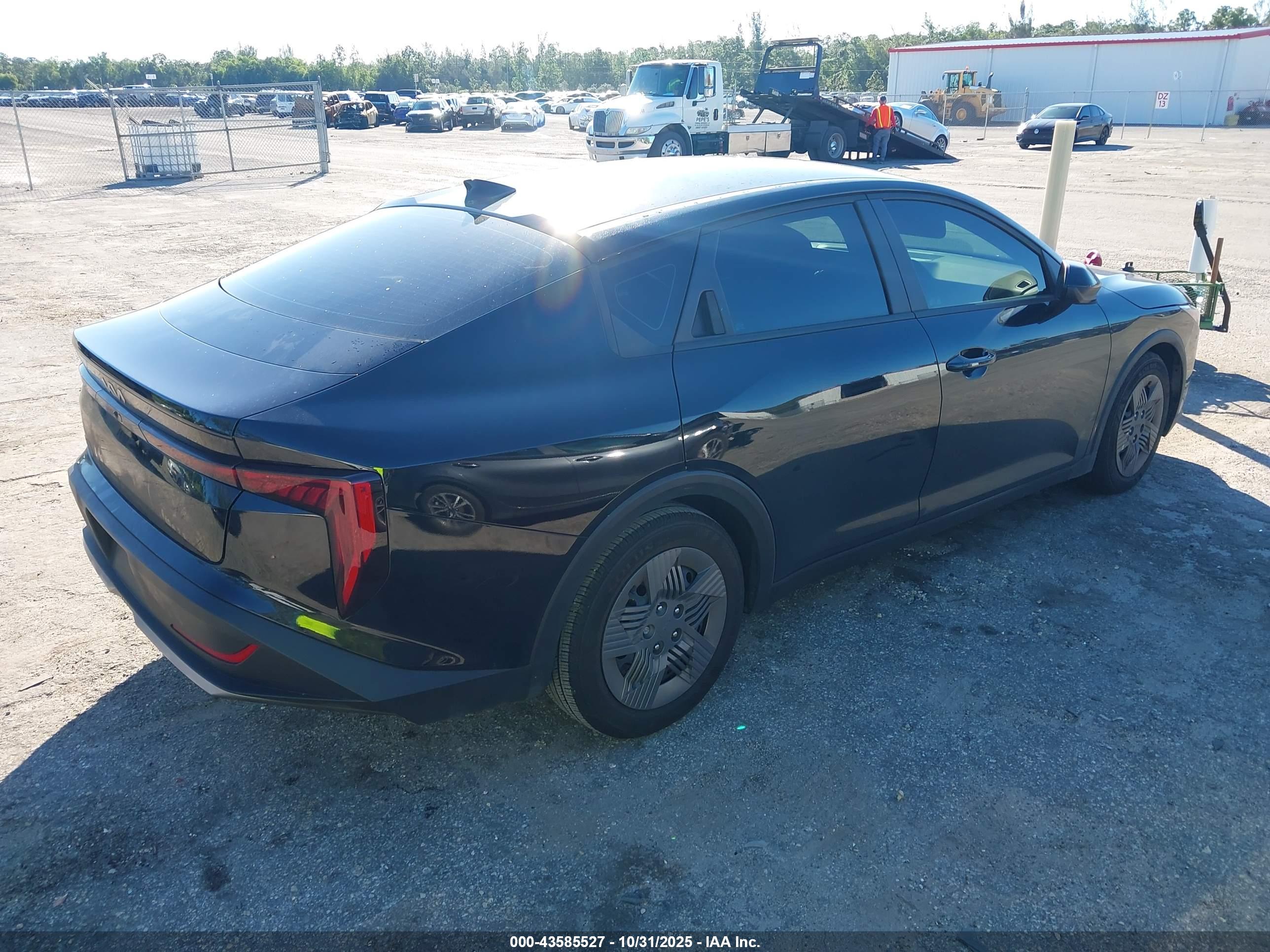 KIA K4 image 4