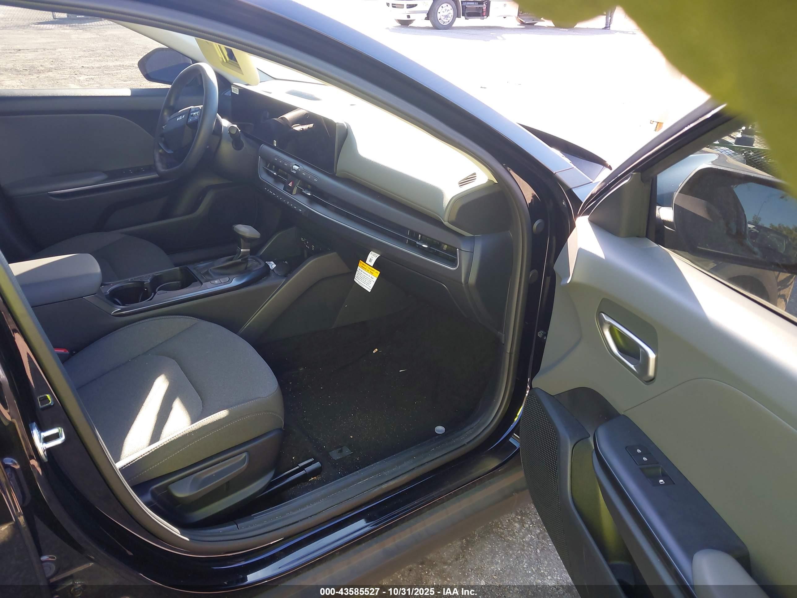 KIA K4 image 5