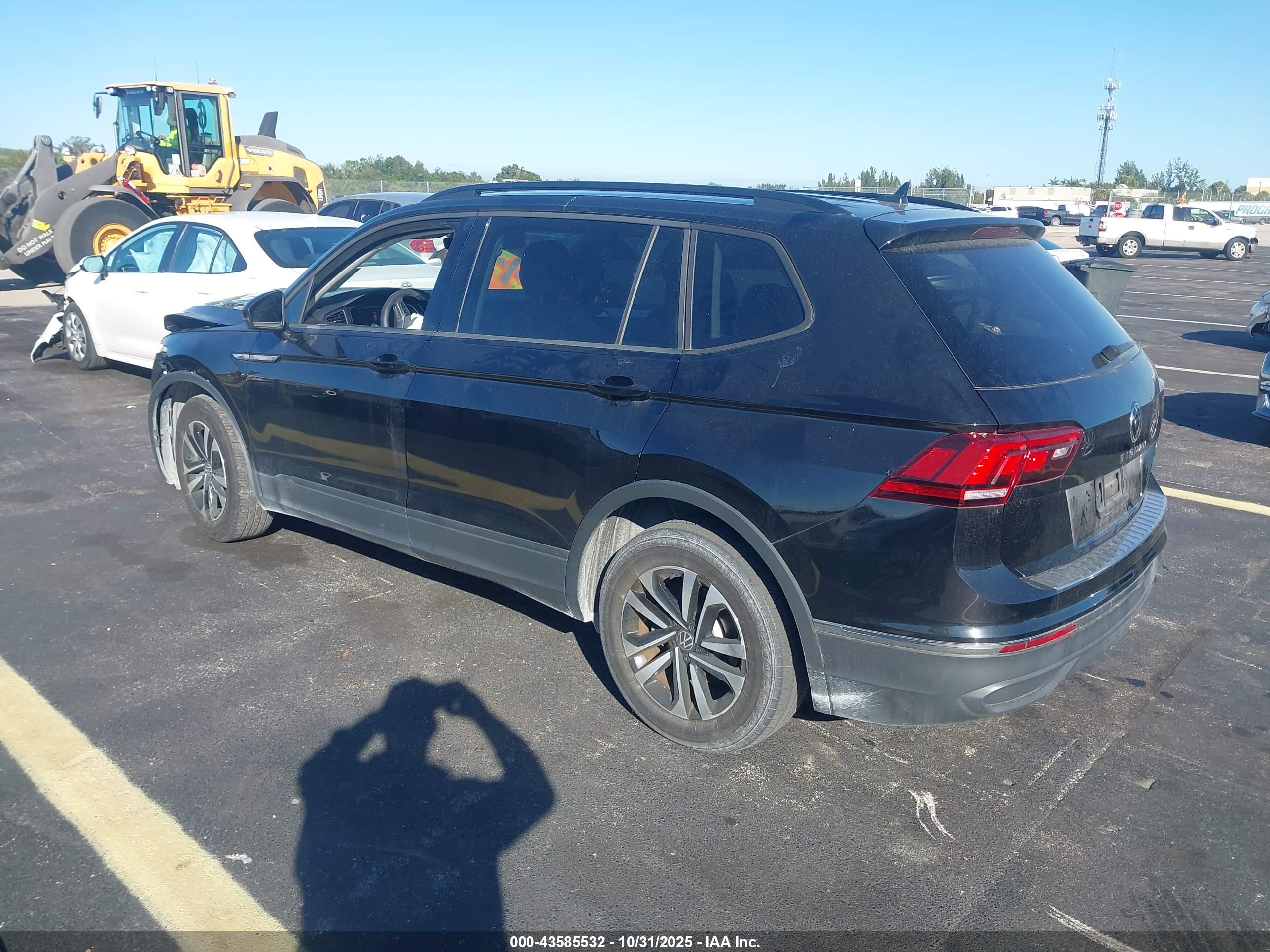 VOLKSWAGEN TIGUAN image 3