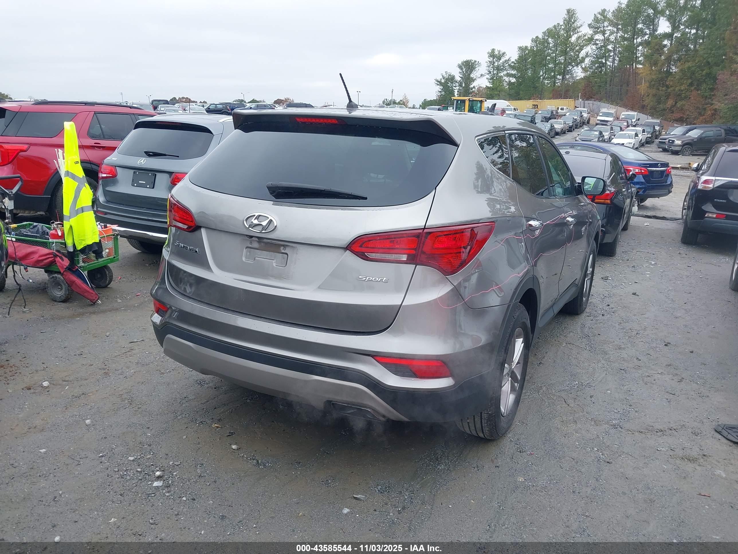 HYUNDAI SANTA image 4