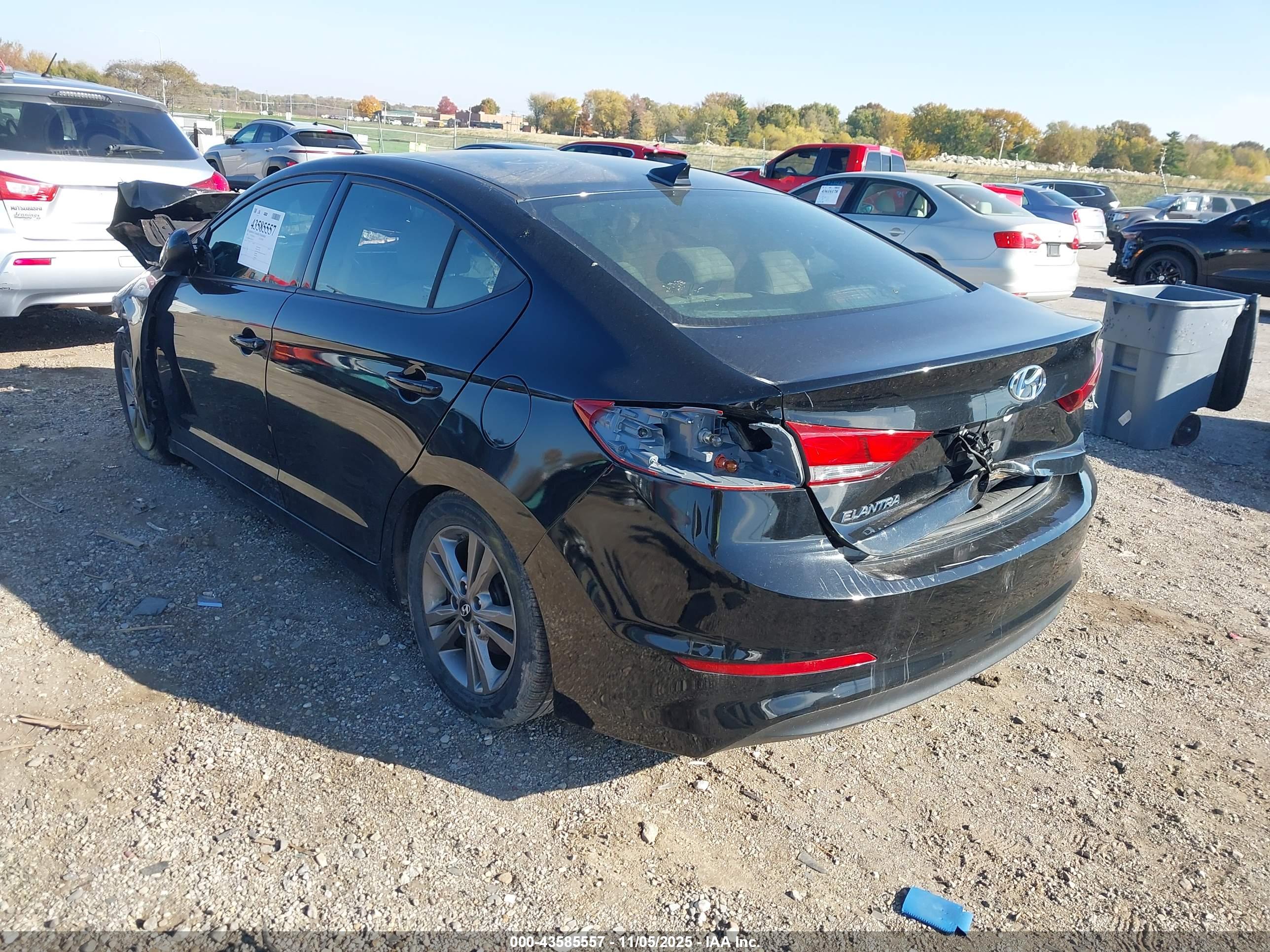 HYUNDAI ELANTRA image 3