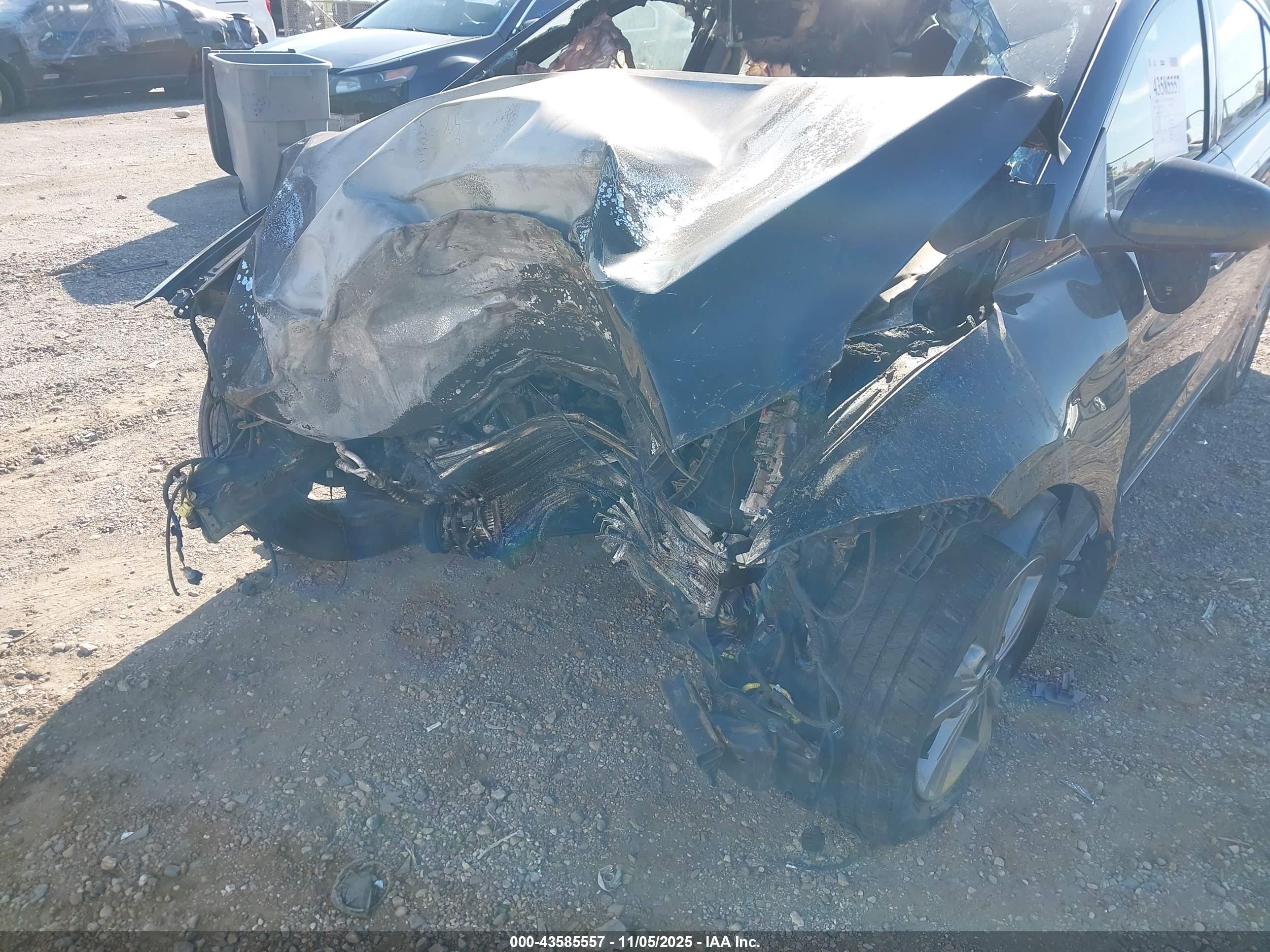 HYUNDAI ELANTRA image 6