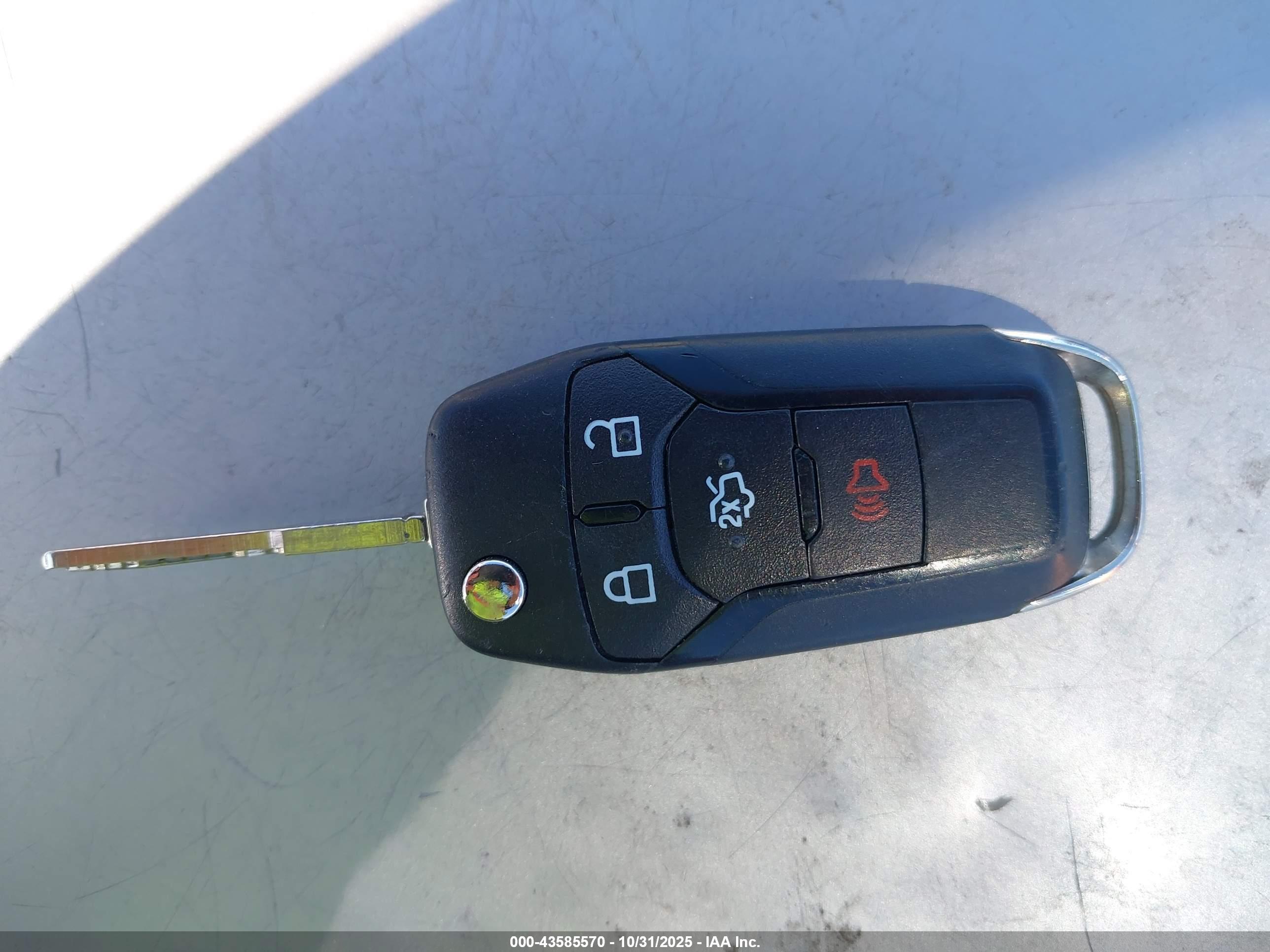 FORD FUSION image 11