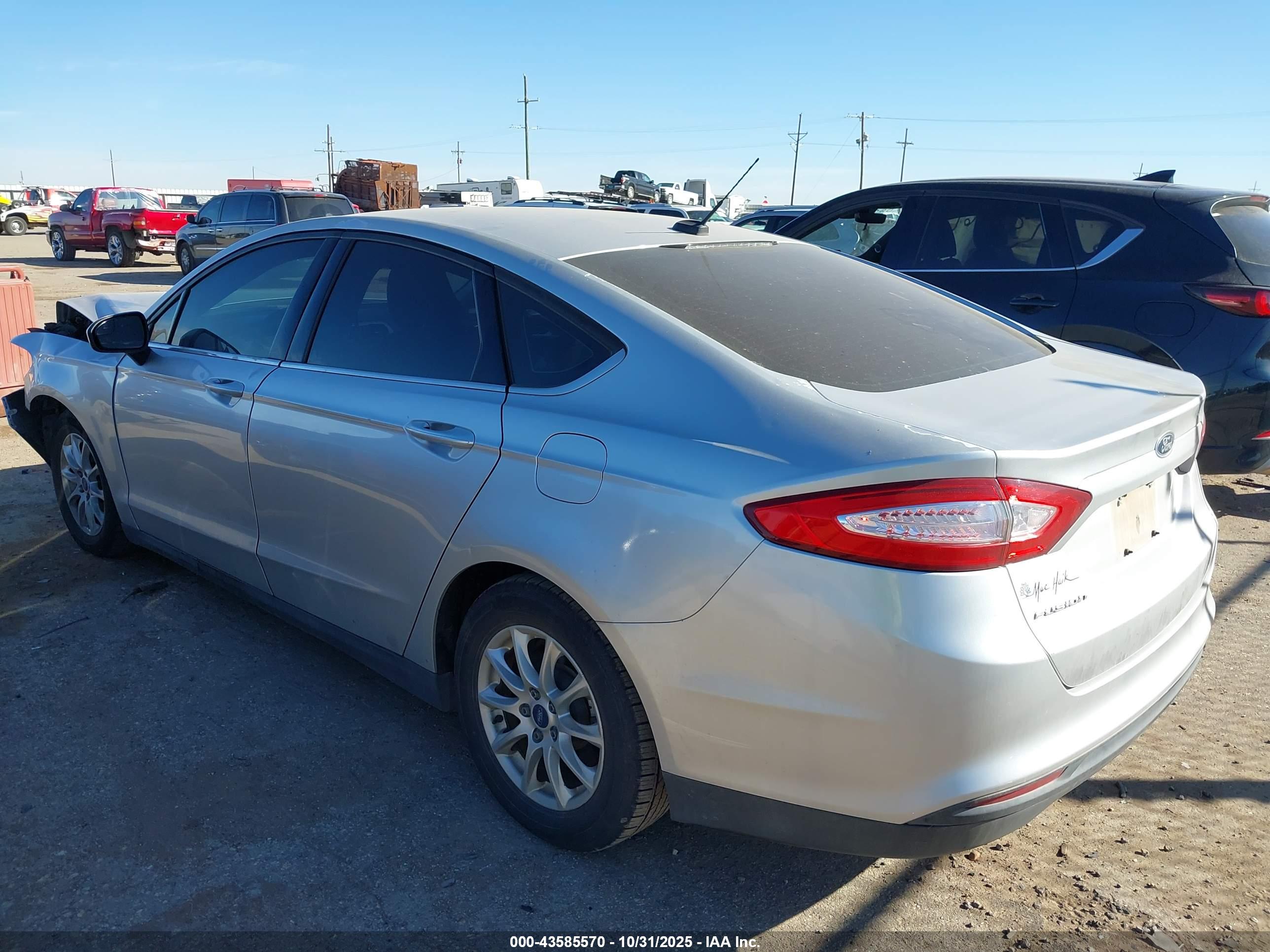 FORD FUSION image 3
