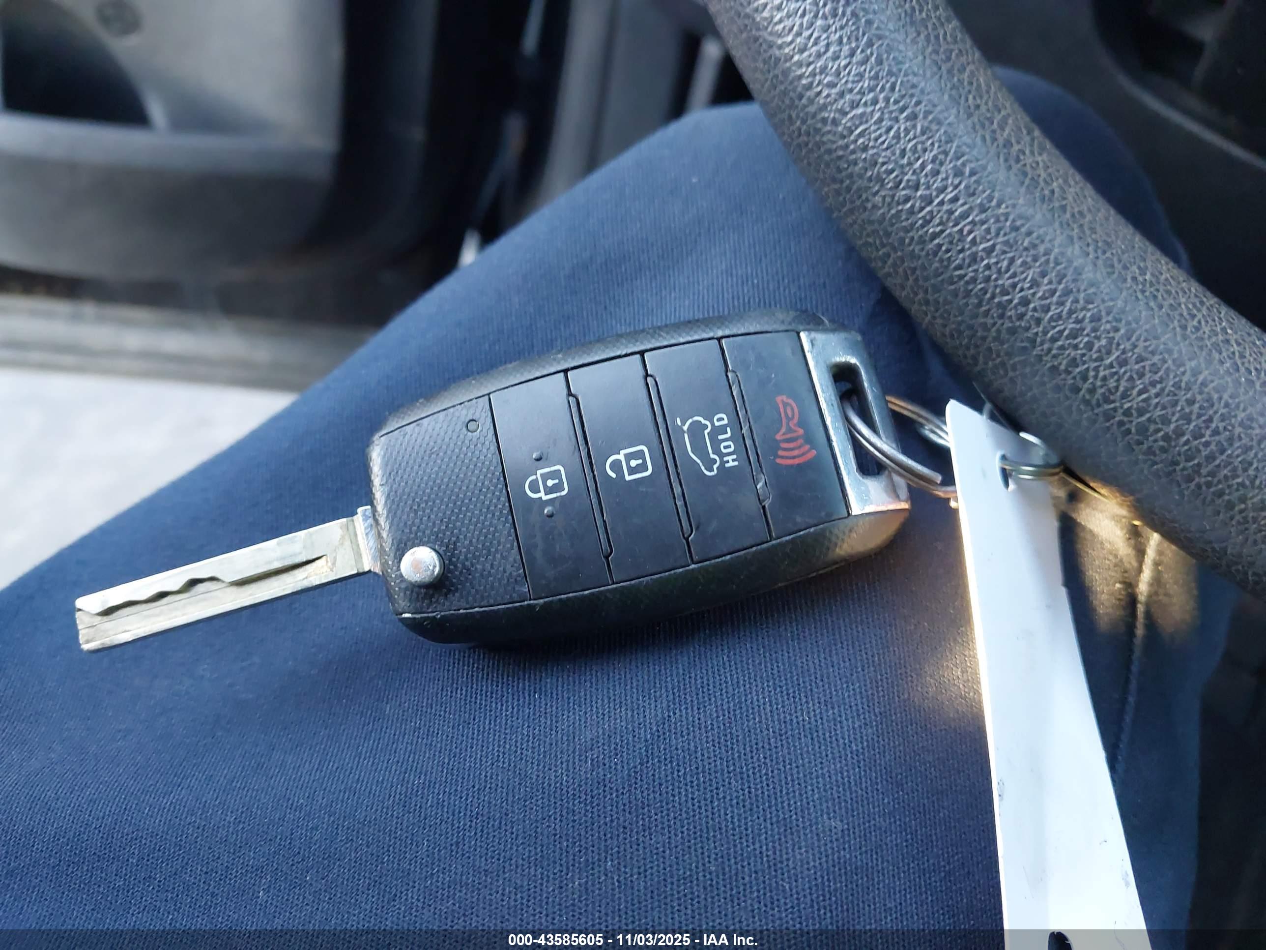 KIA SORENTO image 11