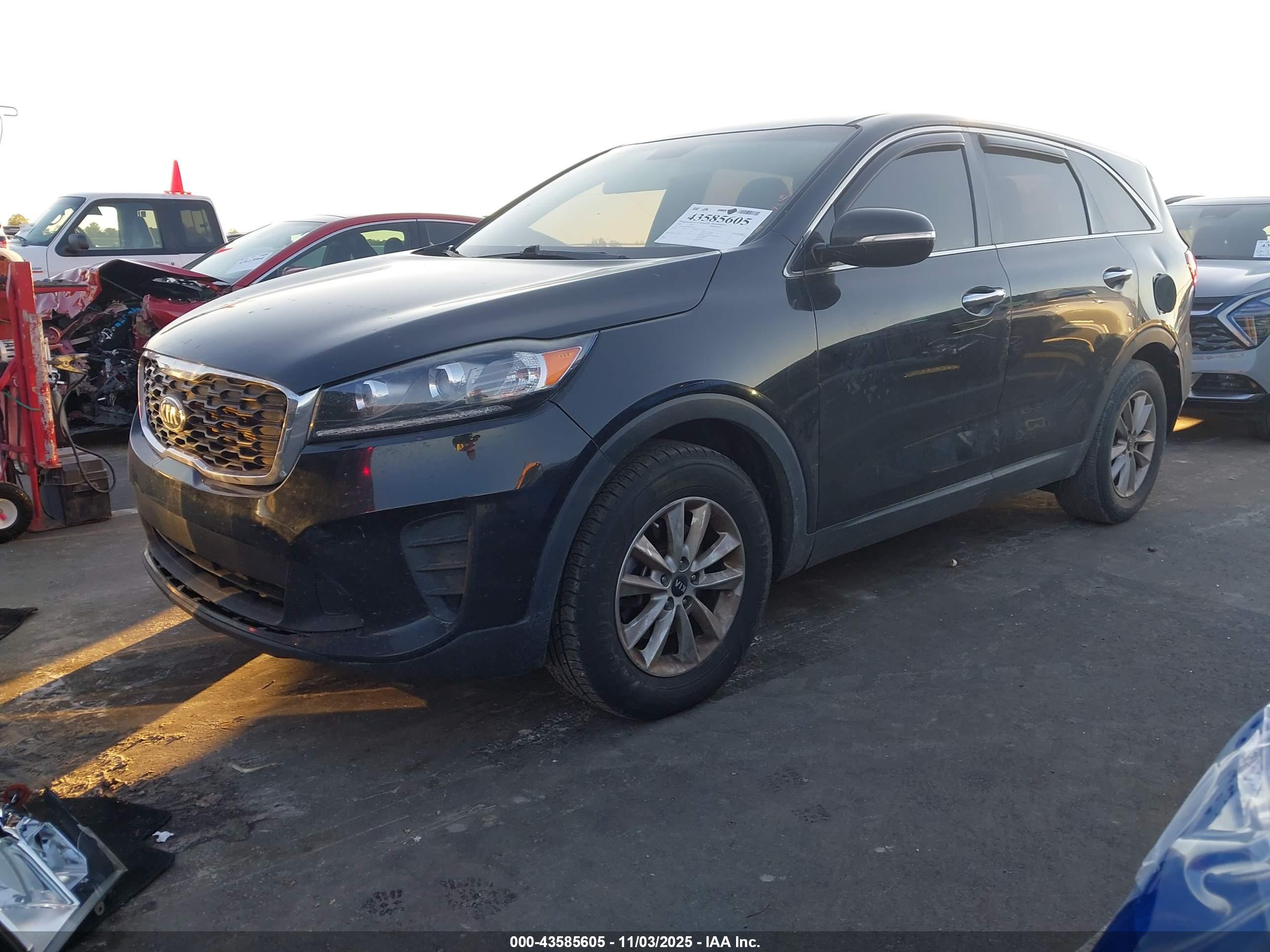KIA SORENTO image 2