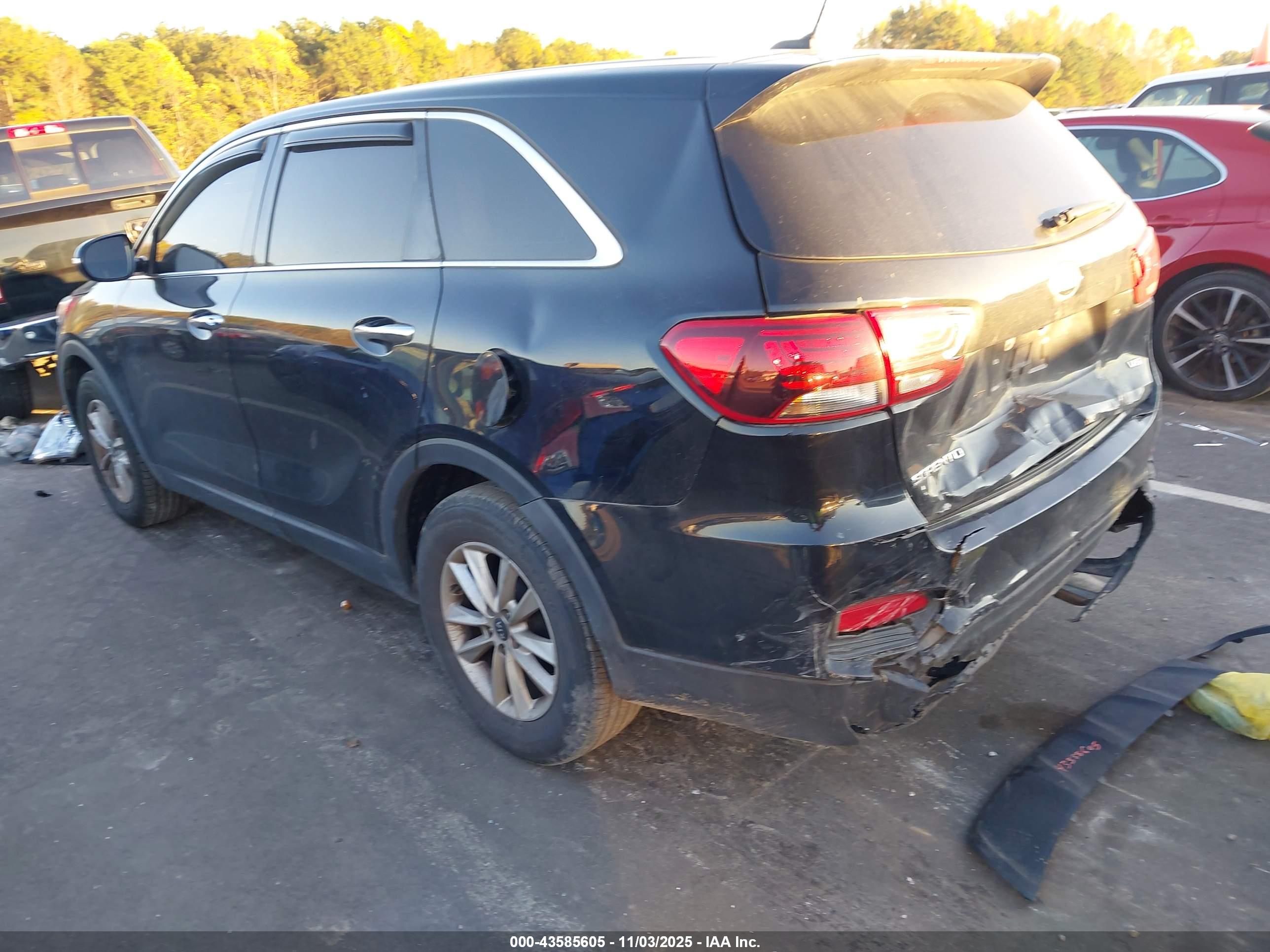 KIA SORENTO image 3
