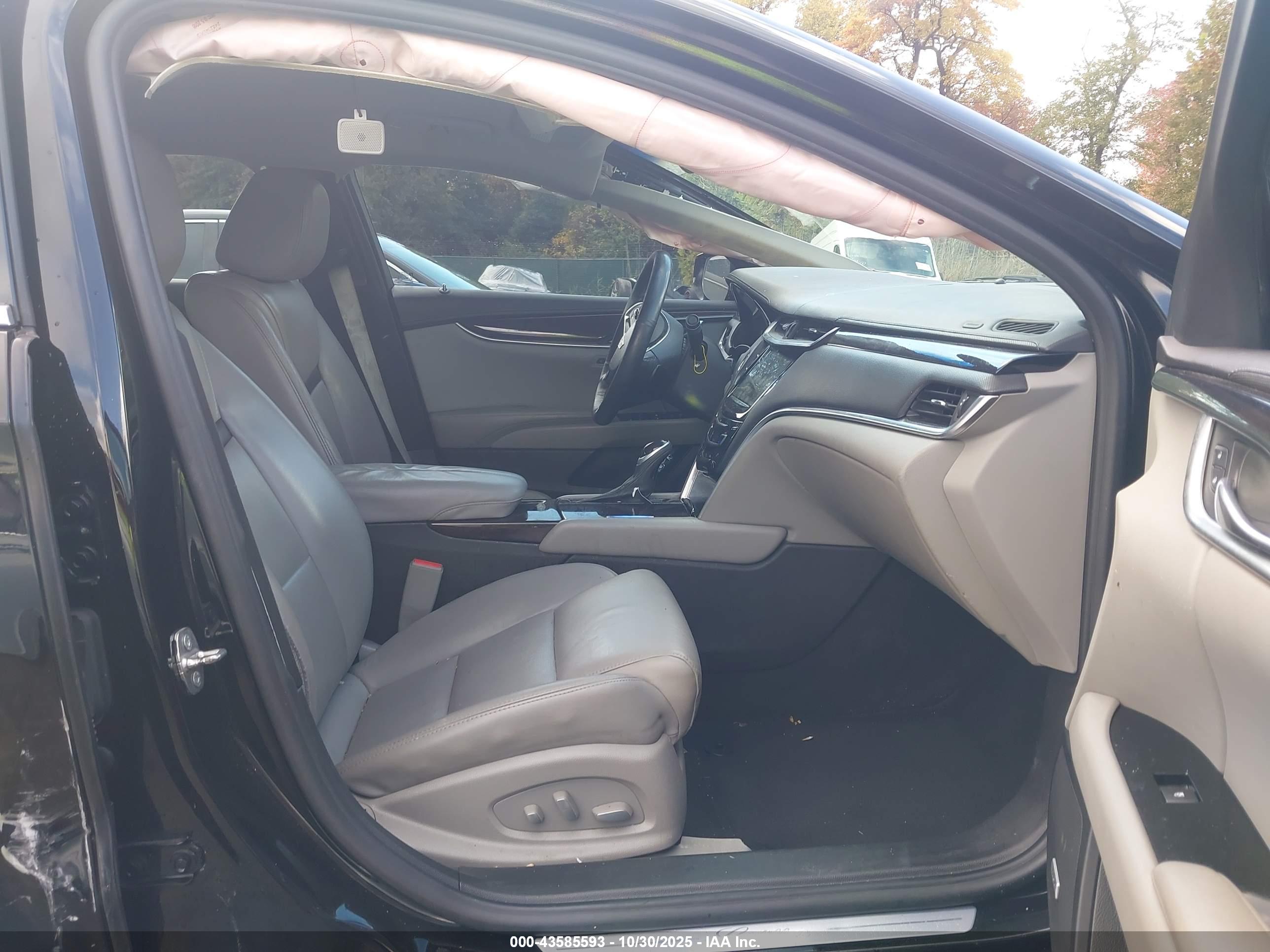 CADILLAC XTS image 5