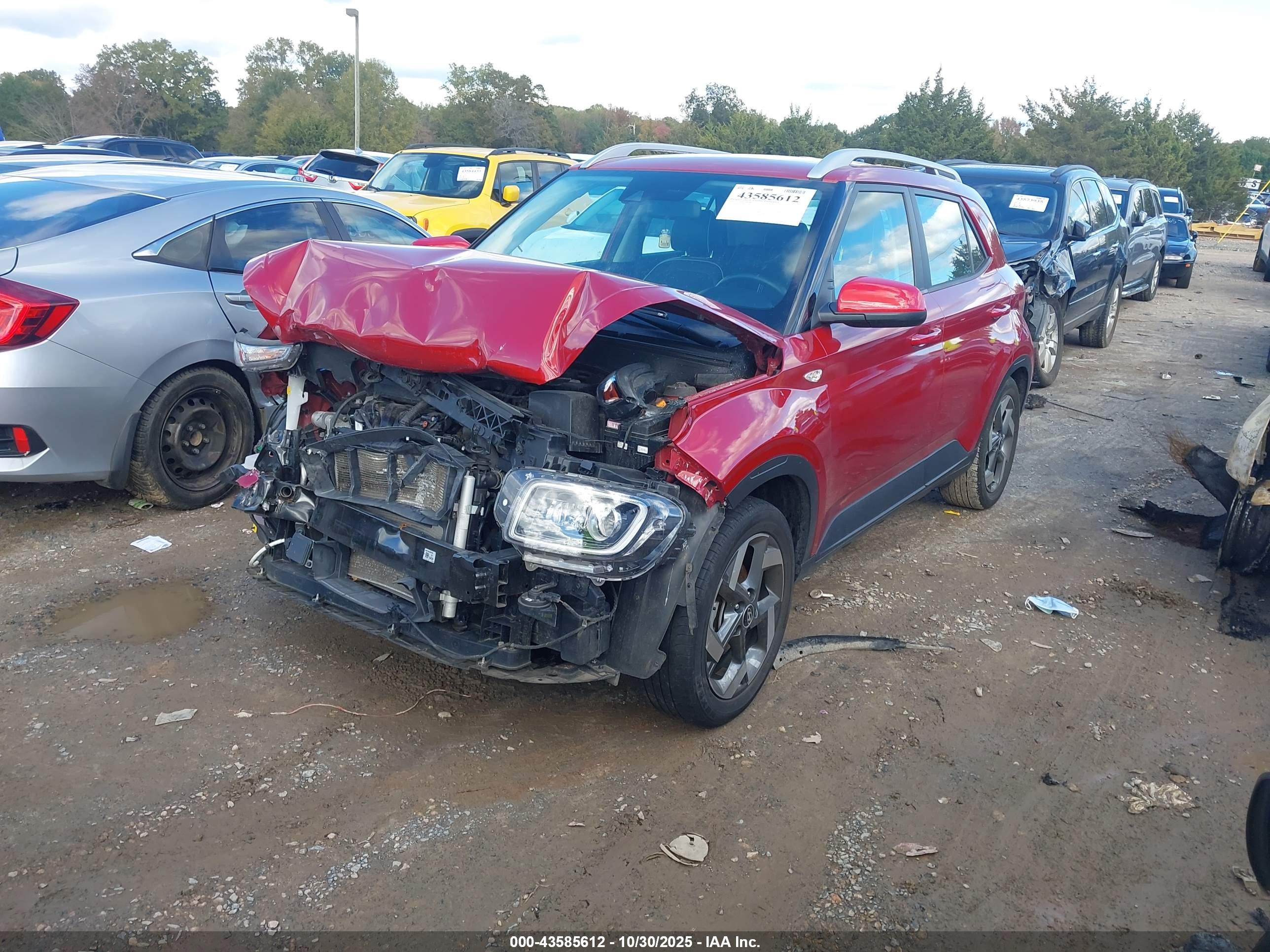 HYUNDAI VENUE image 2