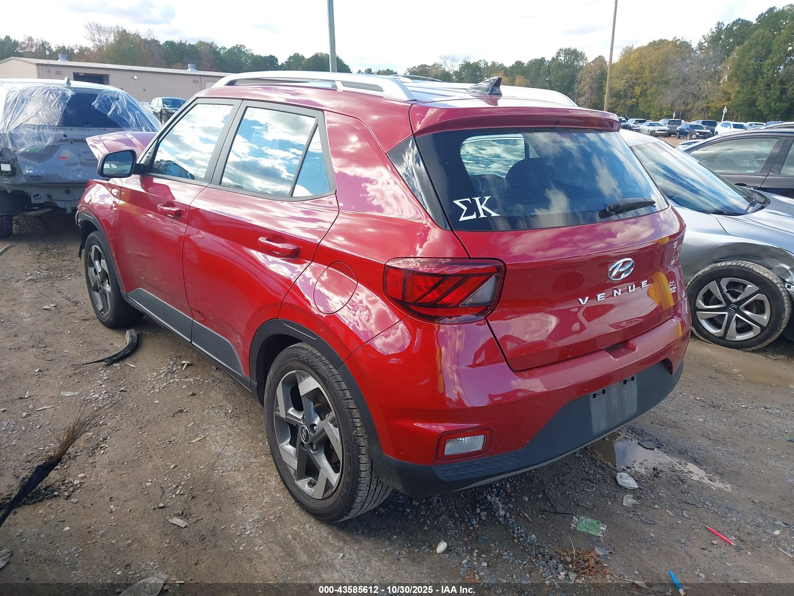 HYUNDAI VENUE image 3