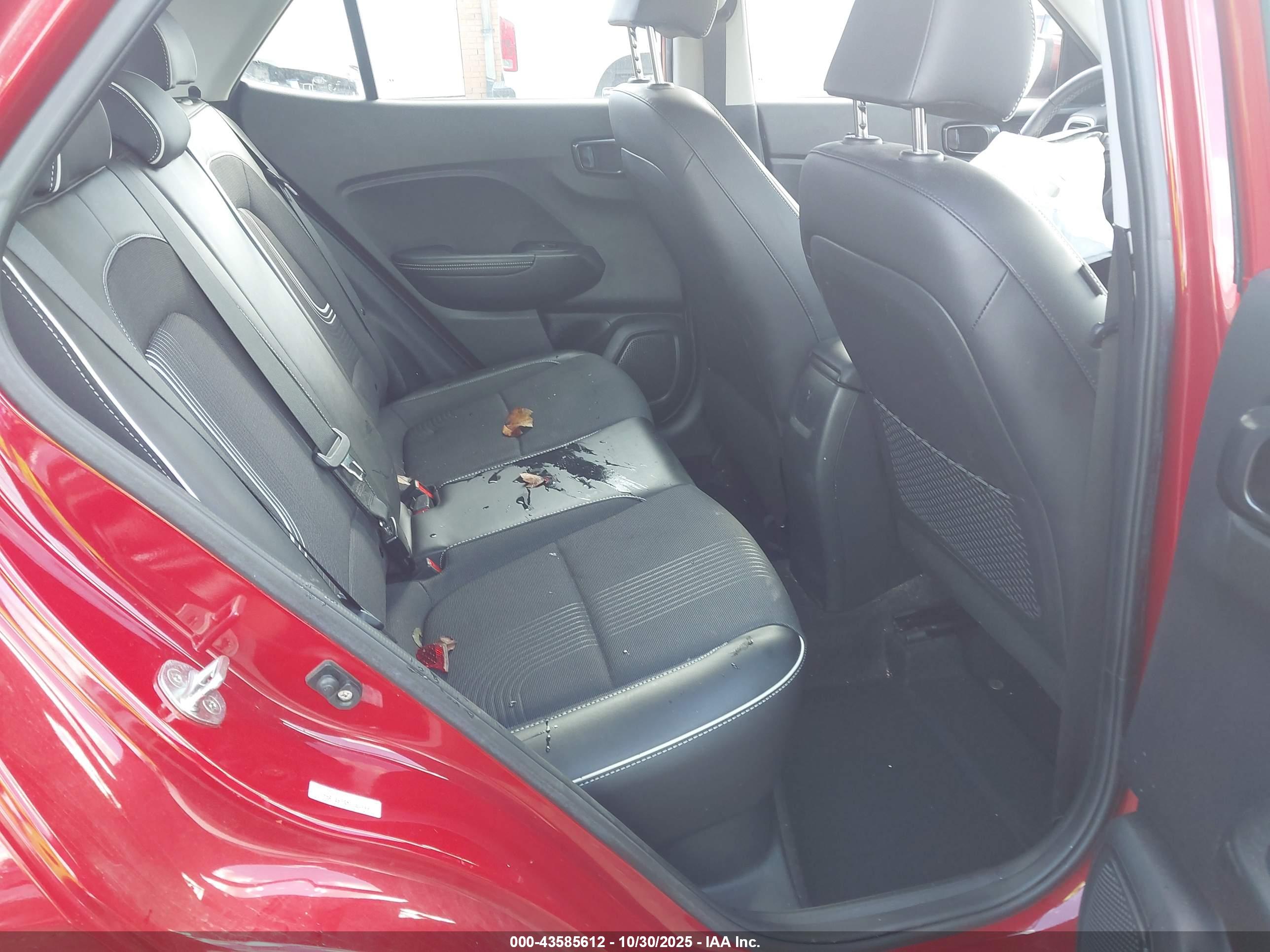 HYUNDAI VENUE image 8