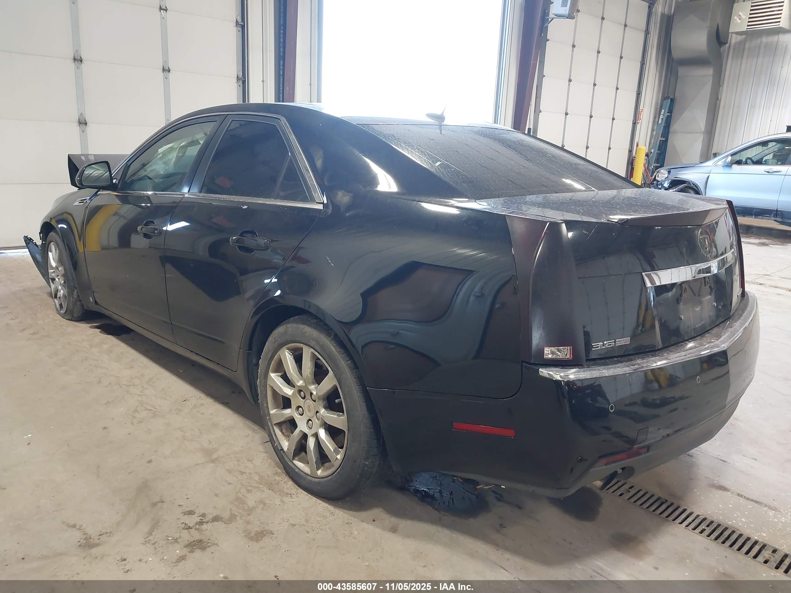 CADILLAC CTS image 3
