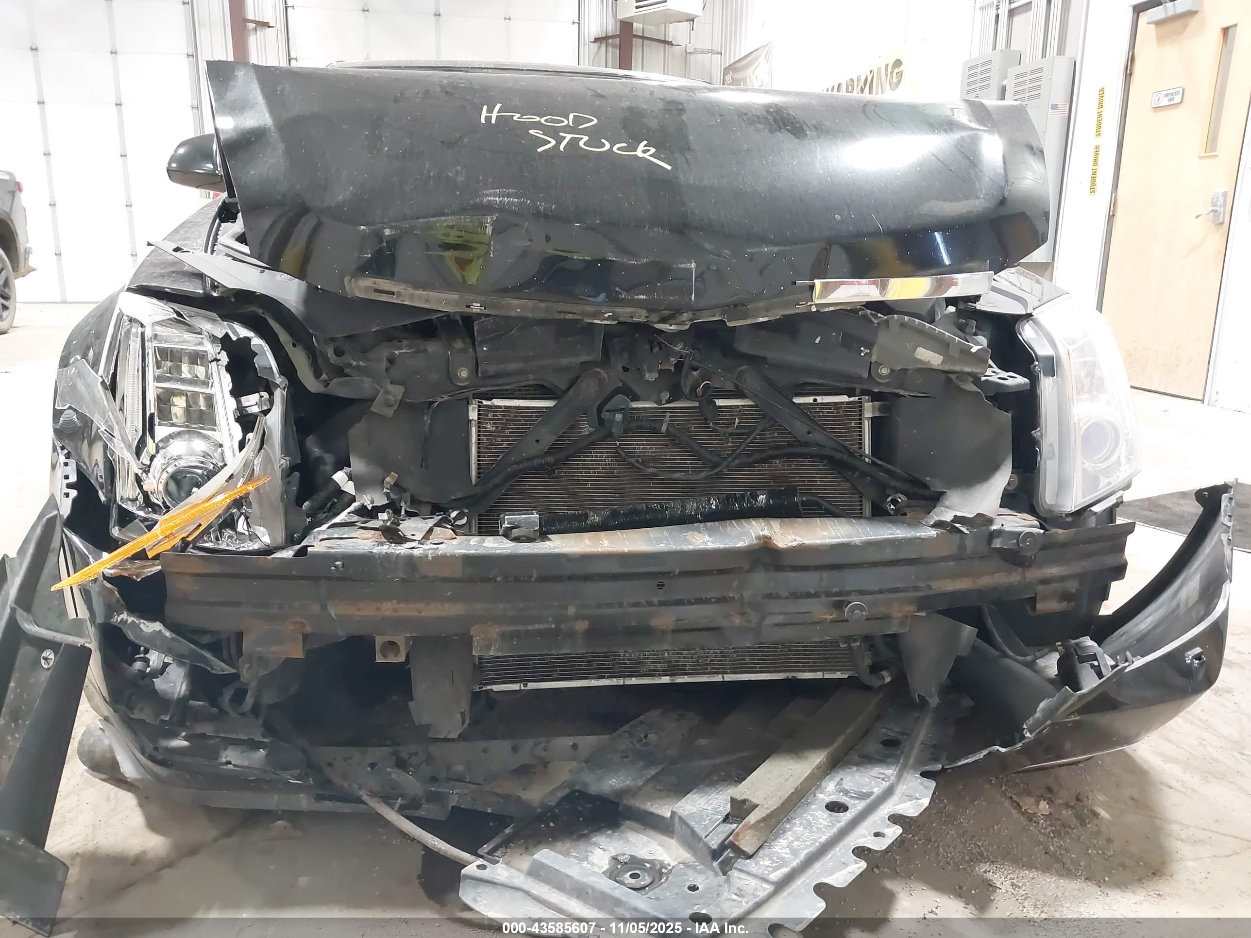 CADILLAC CTS image 6