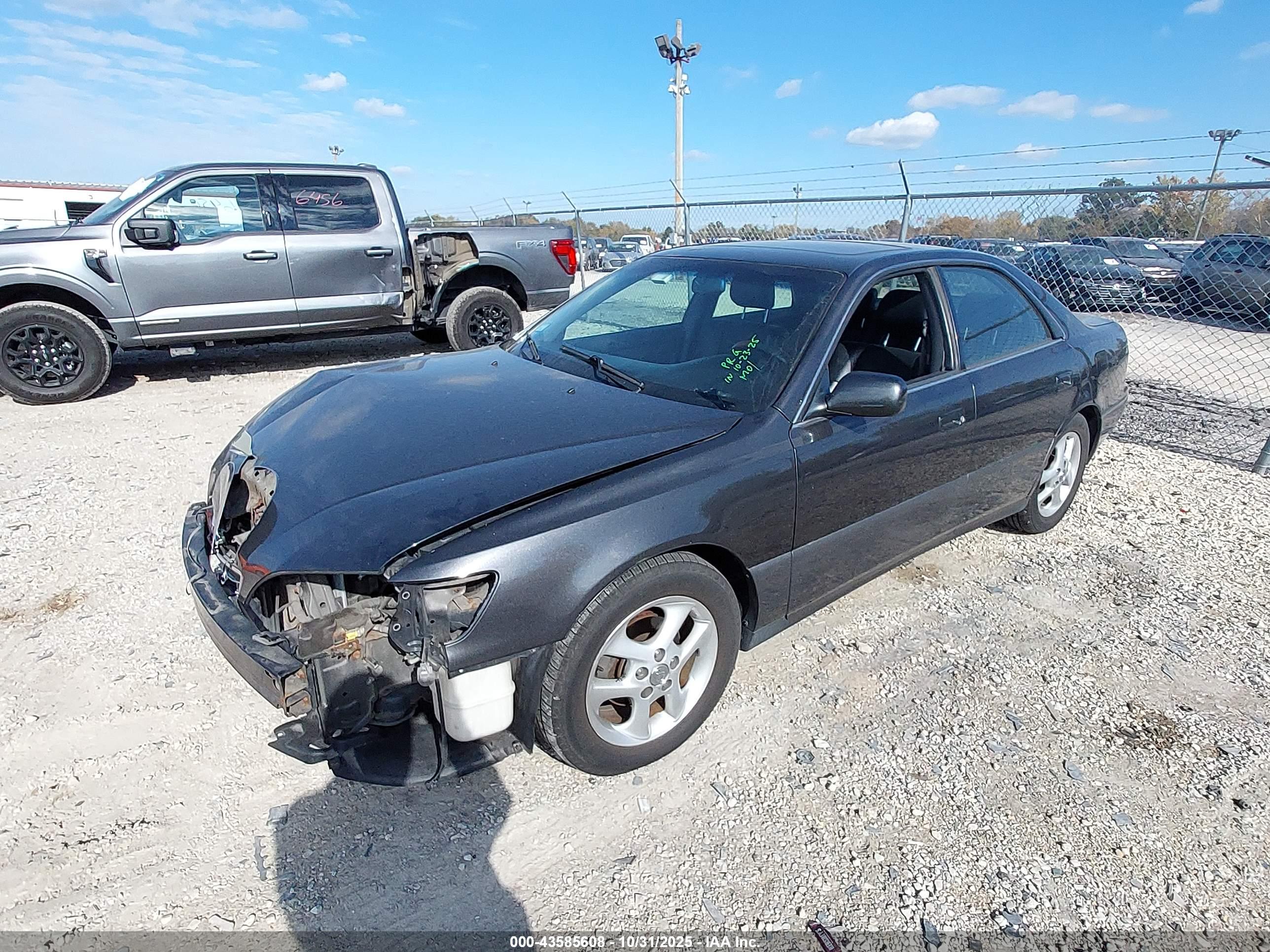 LEXUS ES image 2