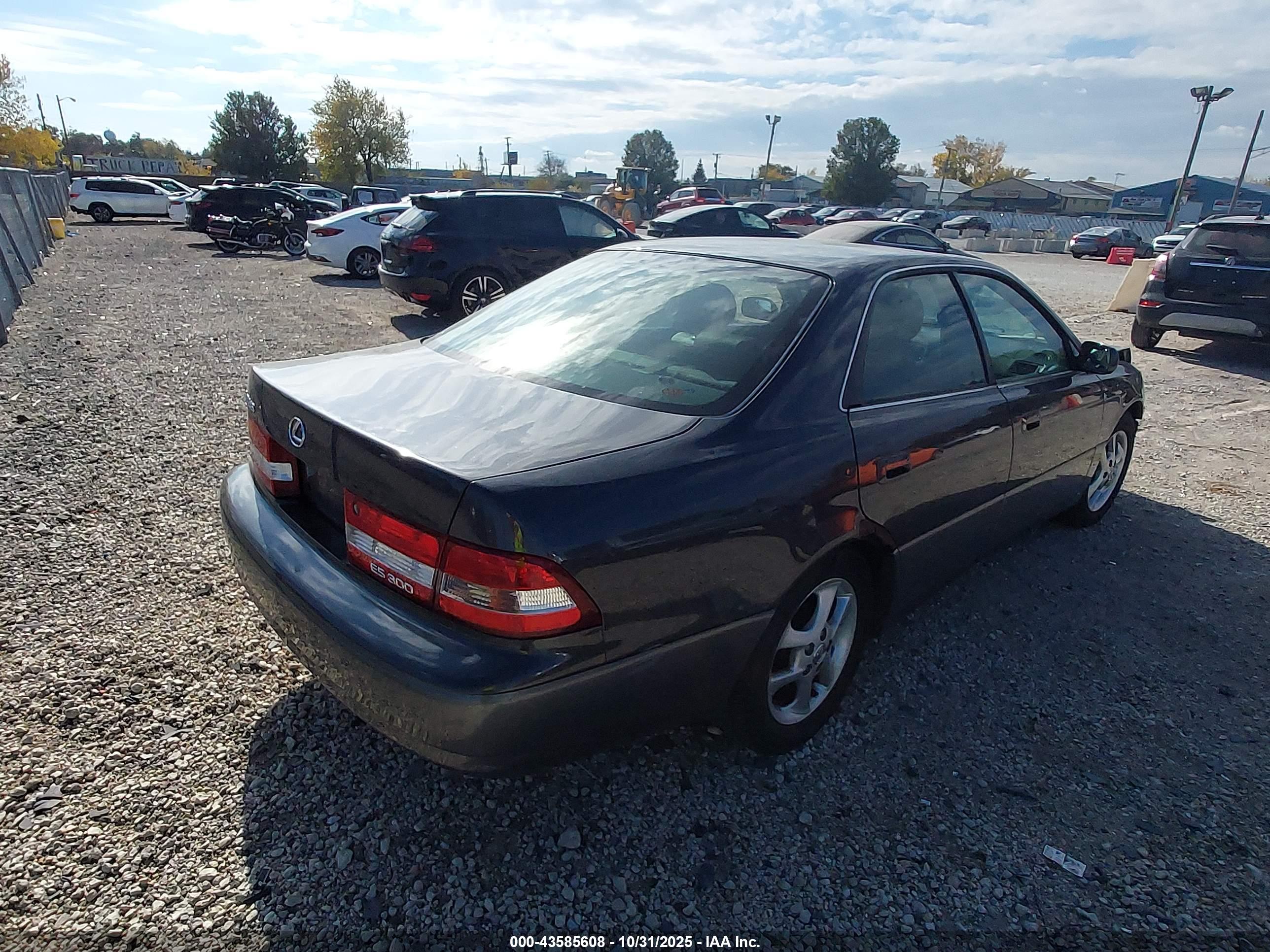 LEXUS ES image 4