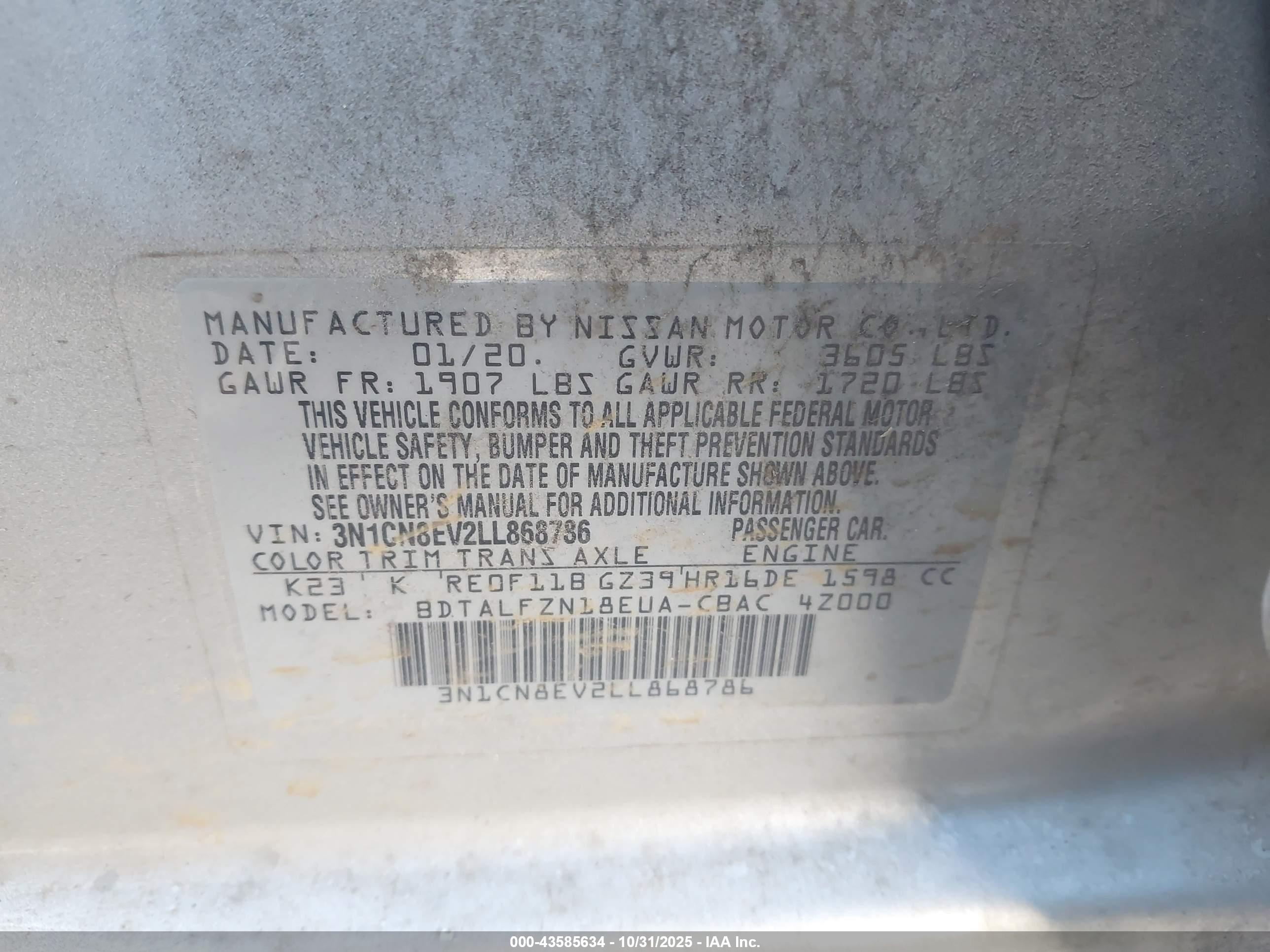NISSAN VERSA image 9