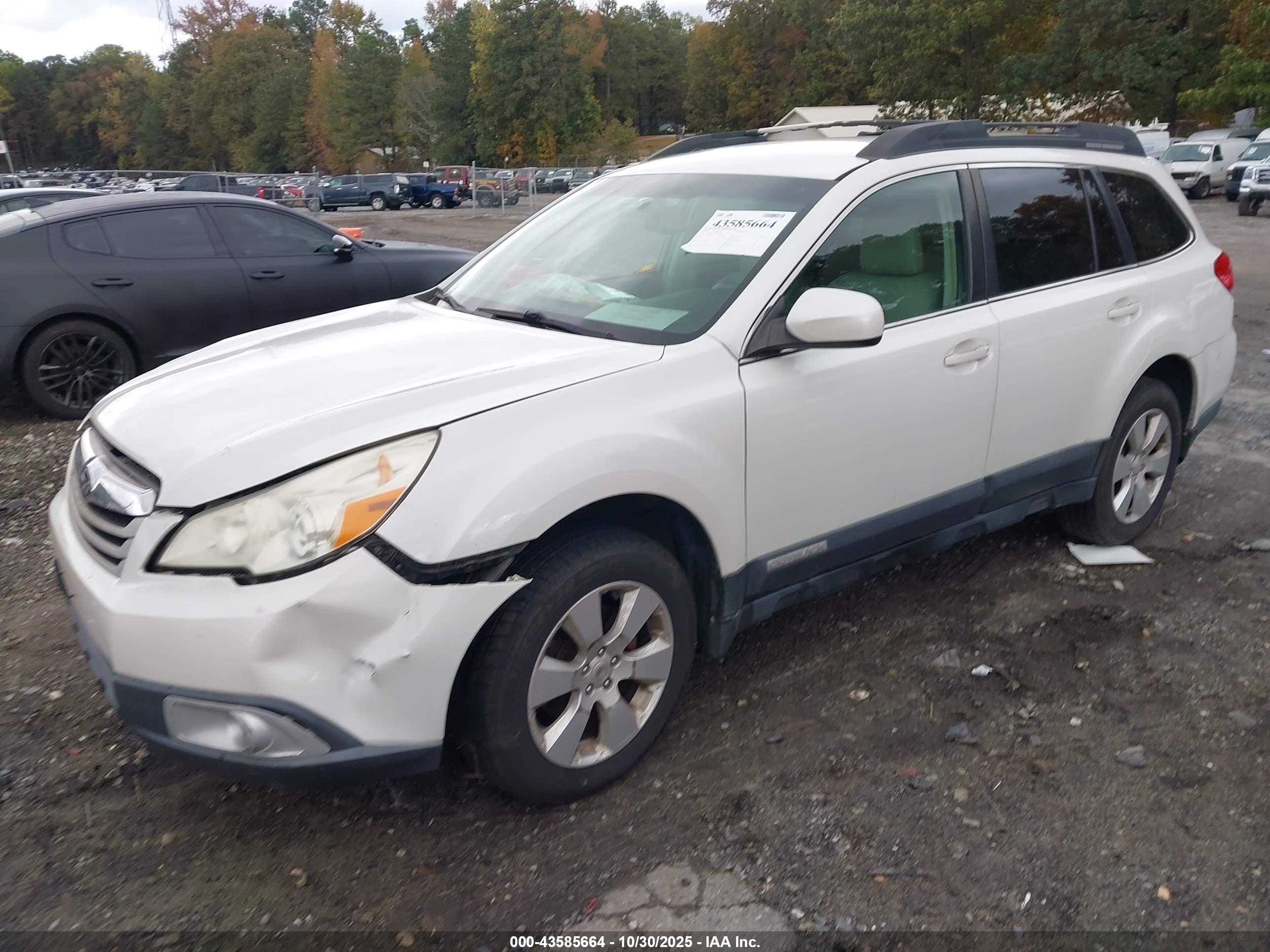 SUBARU OUTBACK image 2