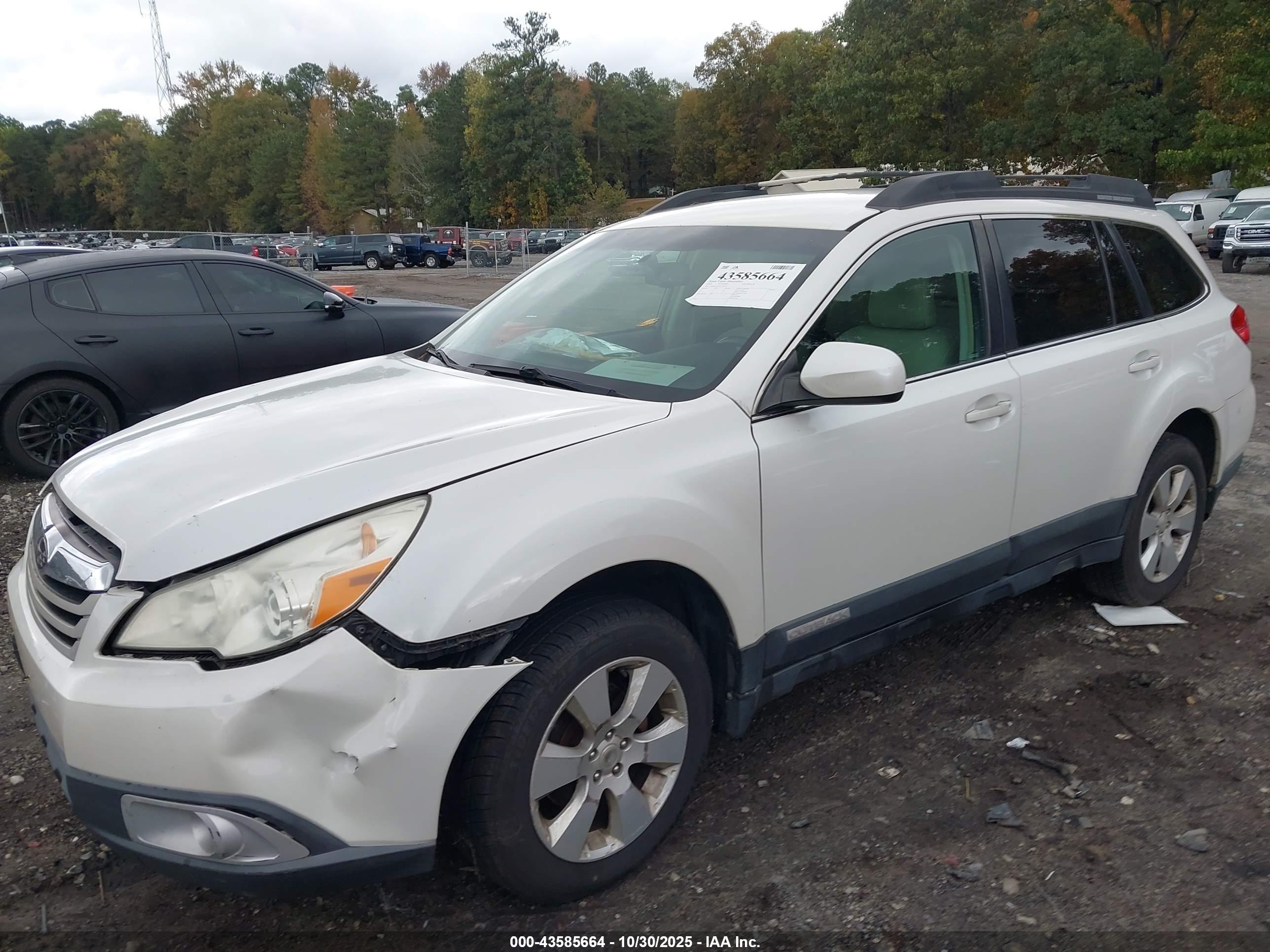 SUBARU OUTBACK image 6