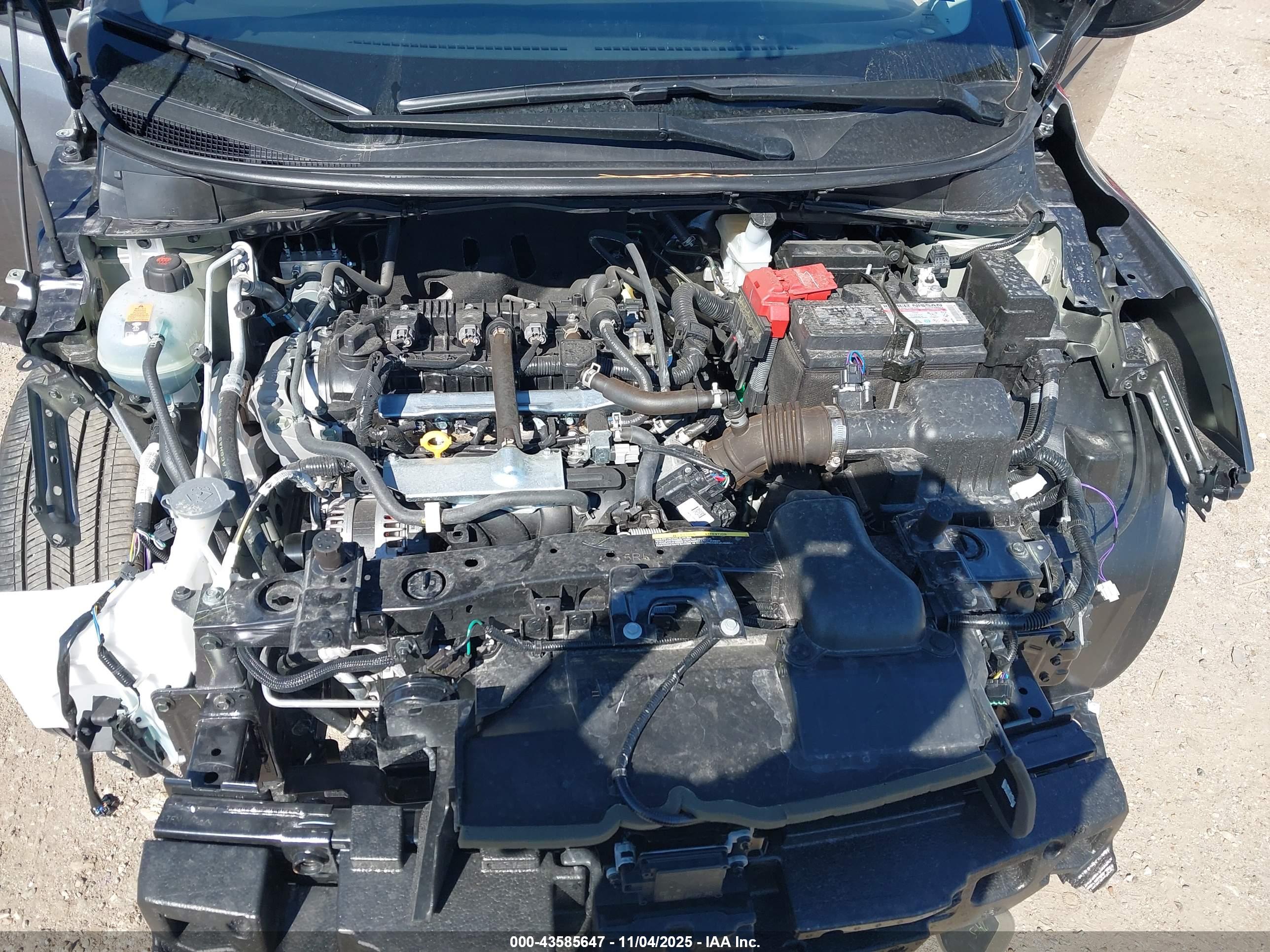 NISSAN VERSA image 10