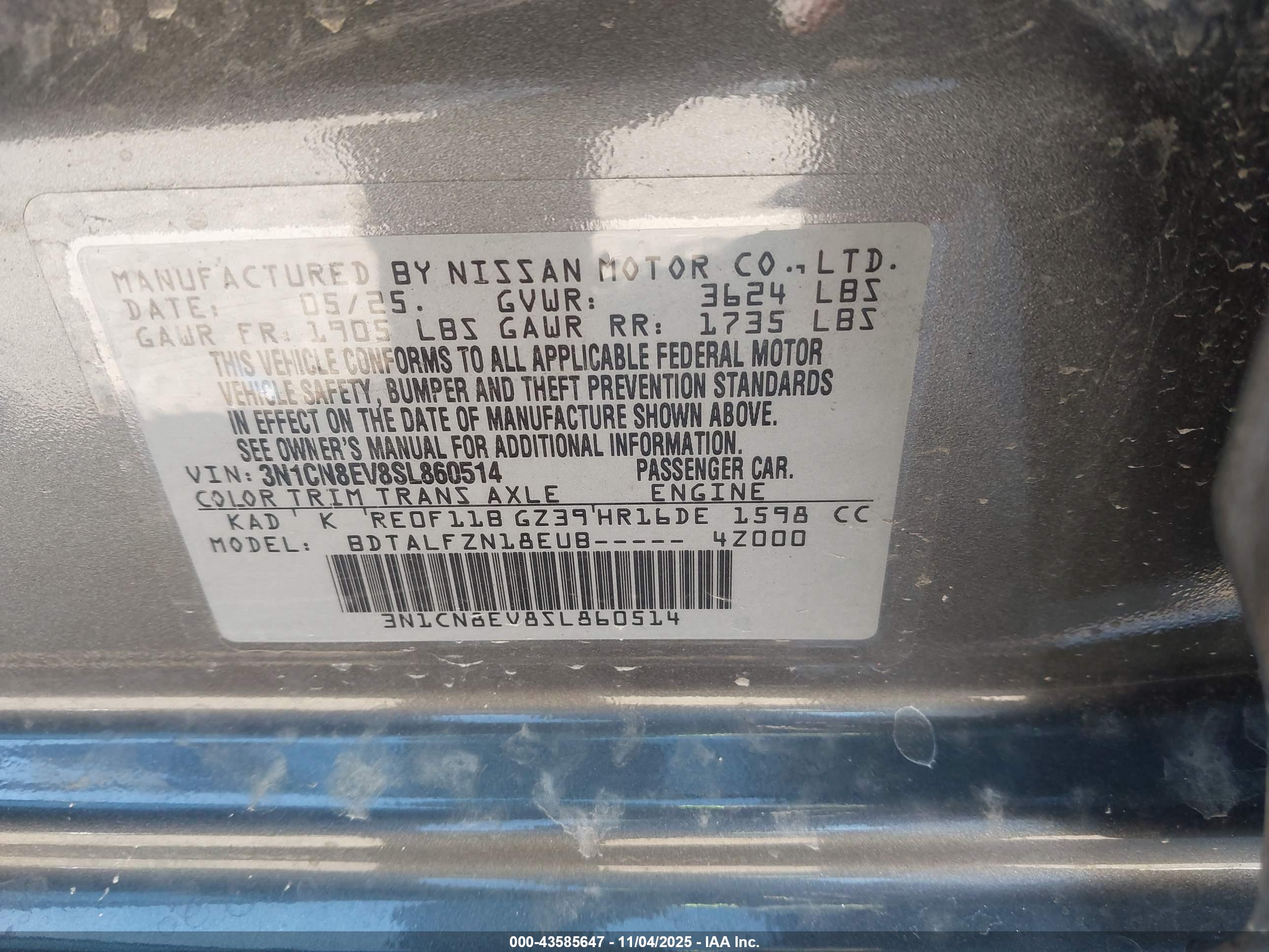NISSAN VERSA image 9