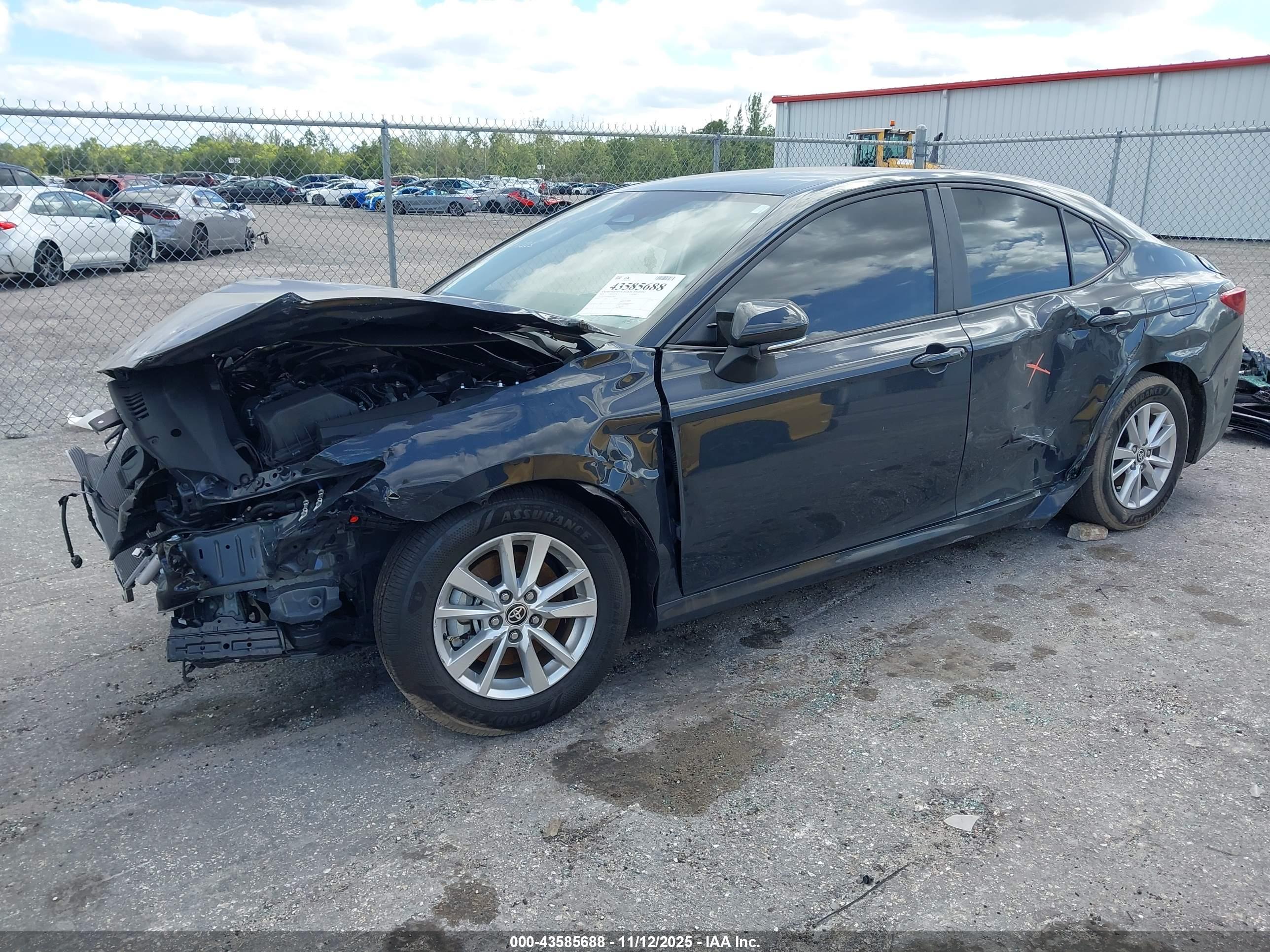 TOYOTA CAMRY image 2