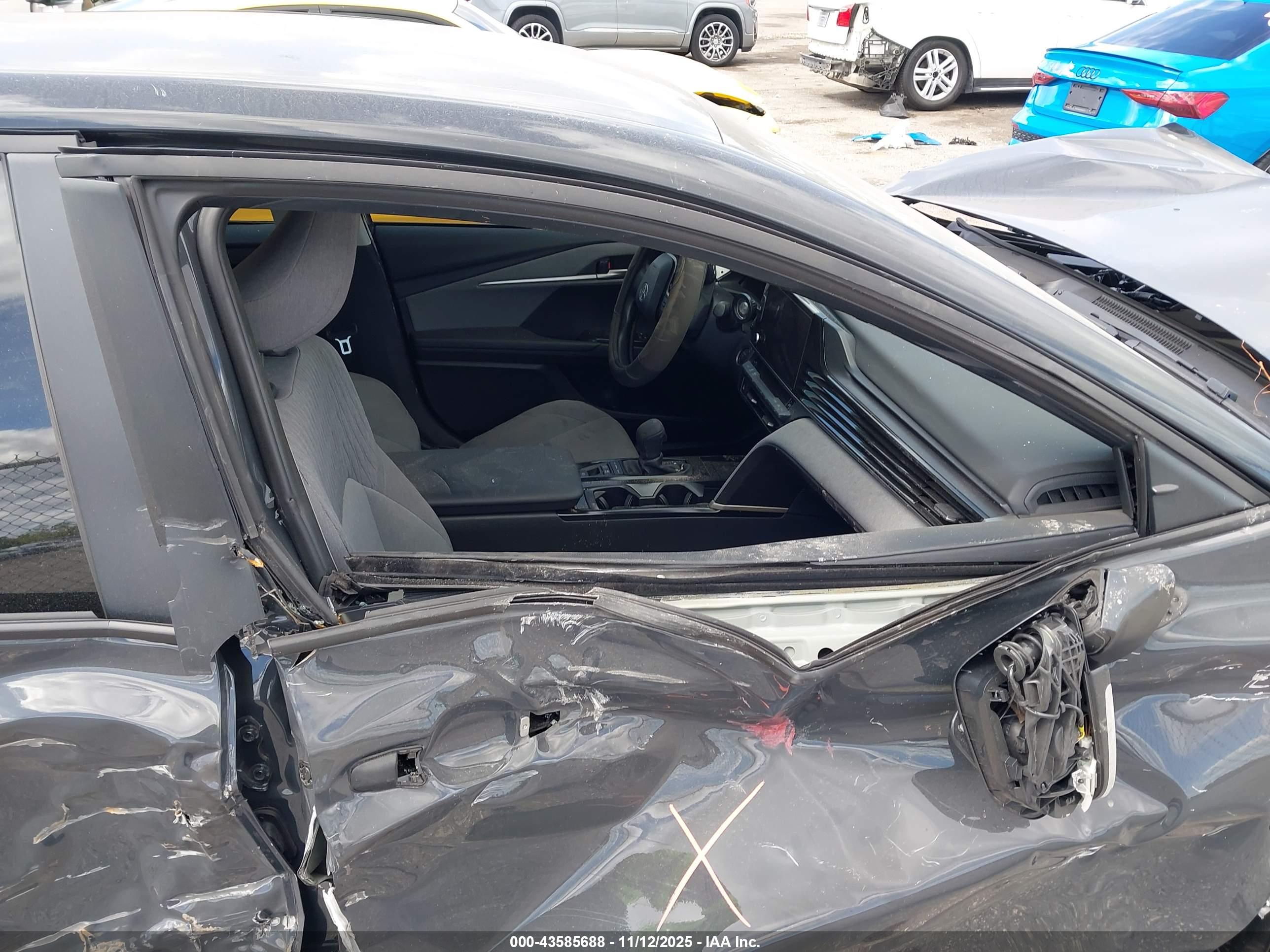 TOYOTA CAMRY image 5