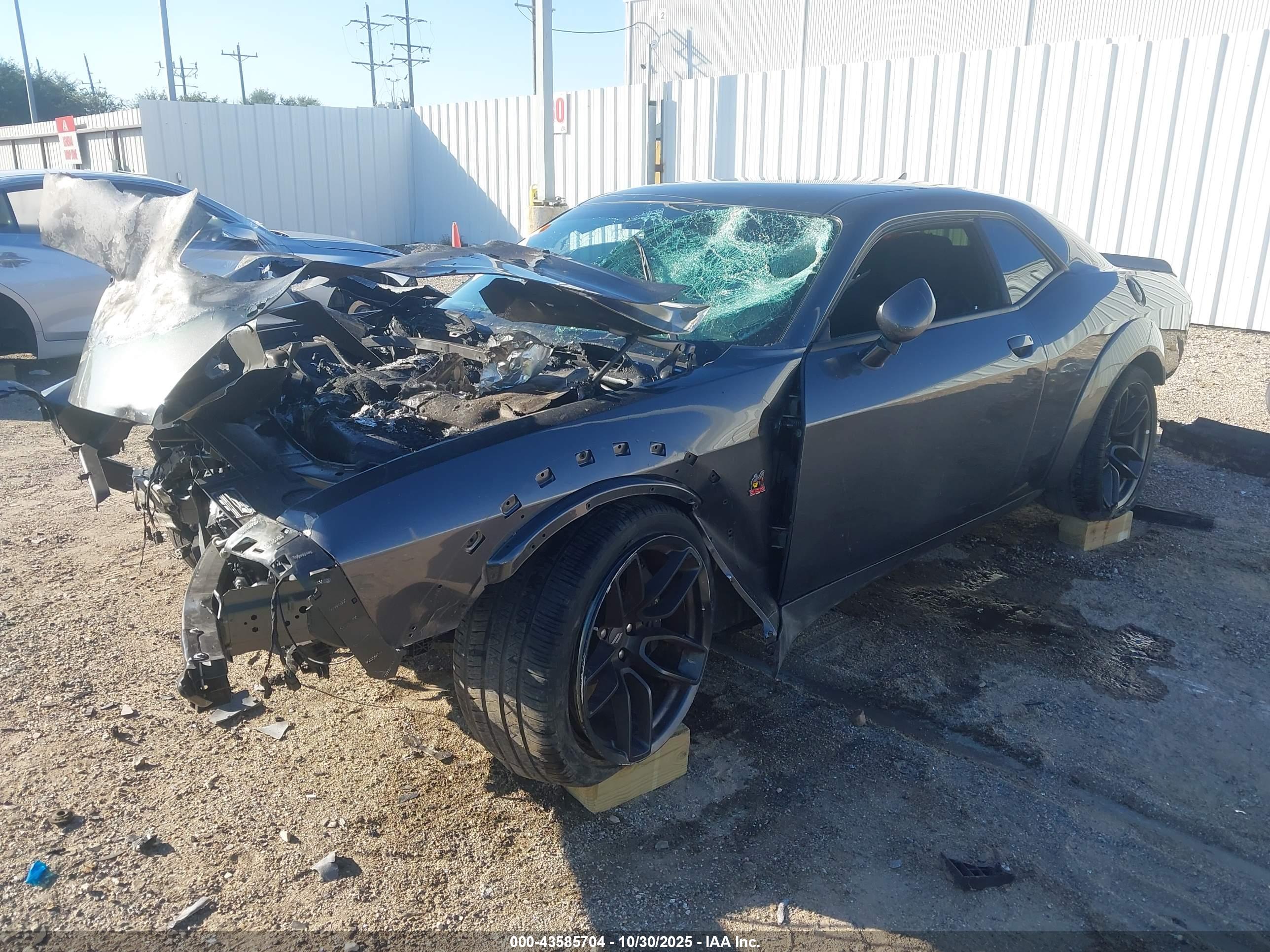 DODGE CHALLENGER image 2