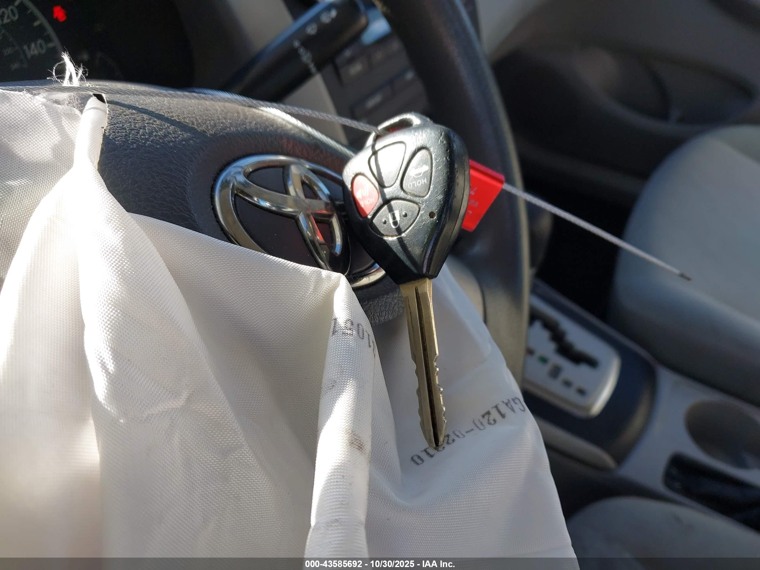 TOYOTA COROLLA image 11