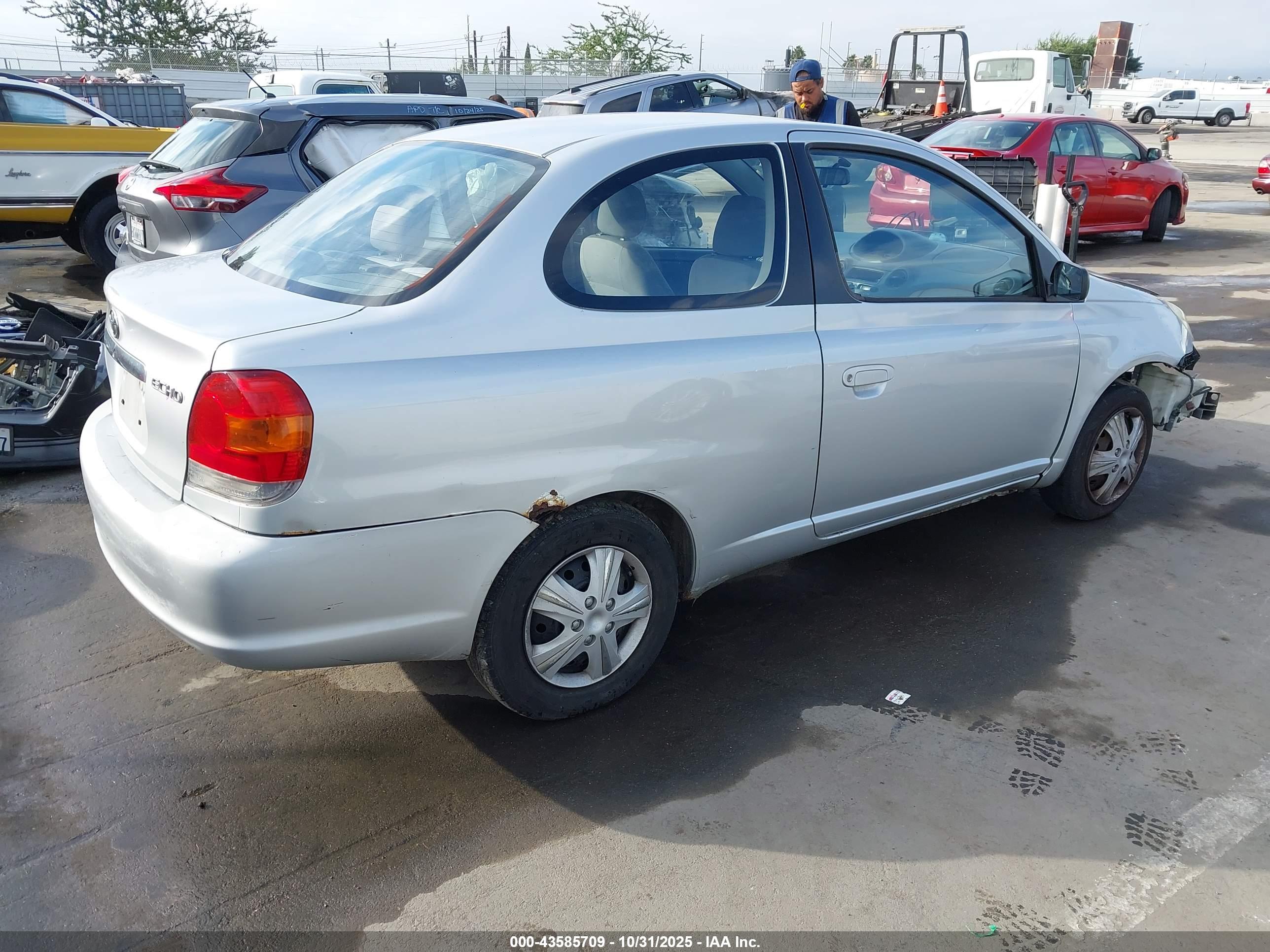 TOYOTA ECHO image 4