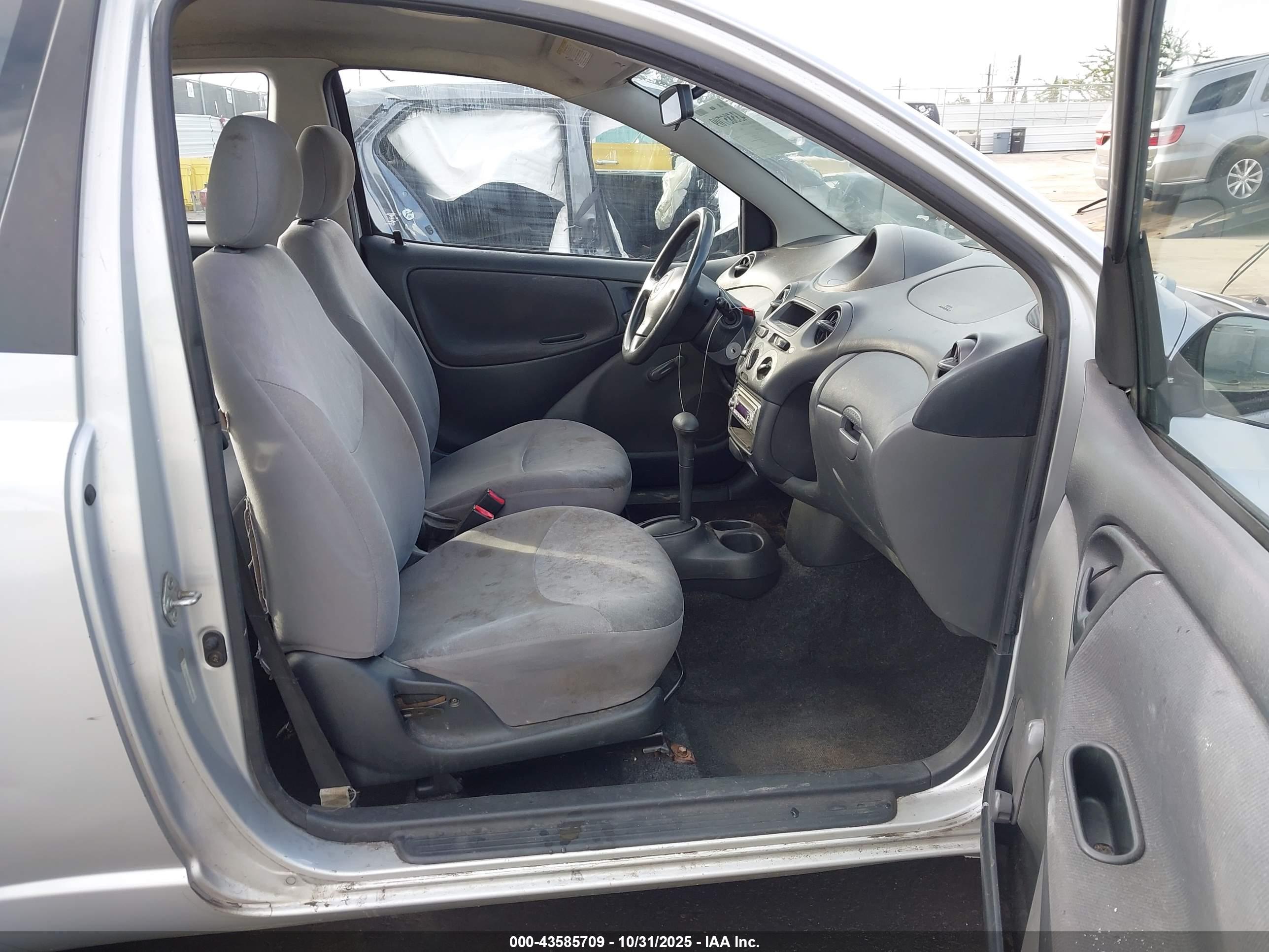 TOYOTA ECHO image 5