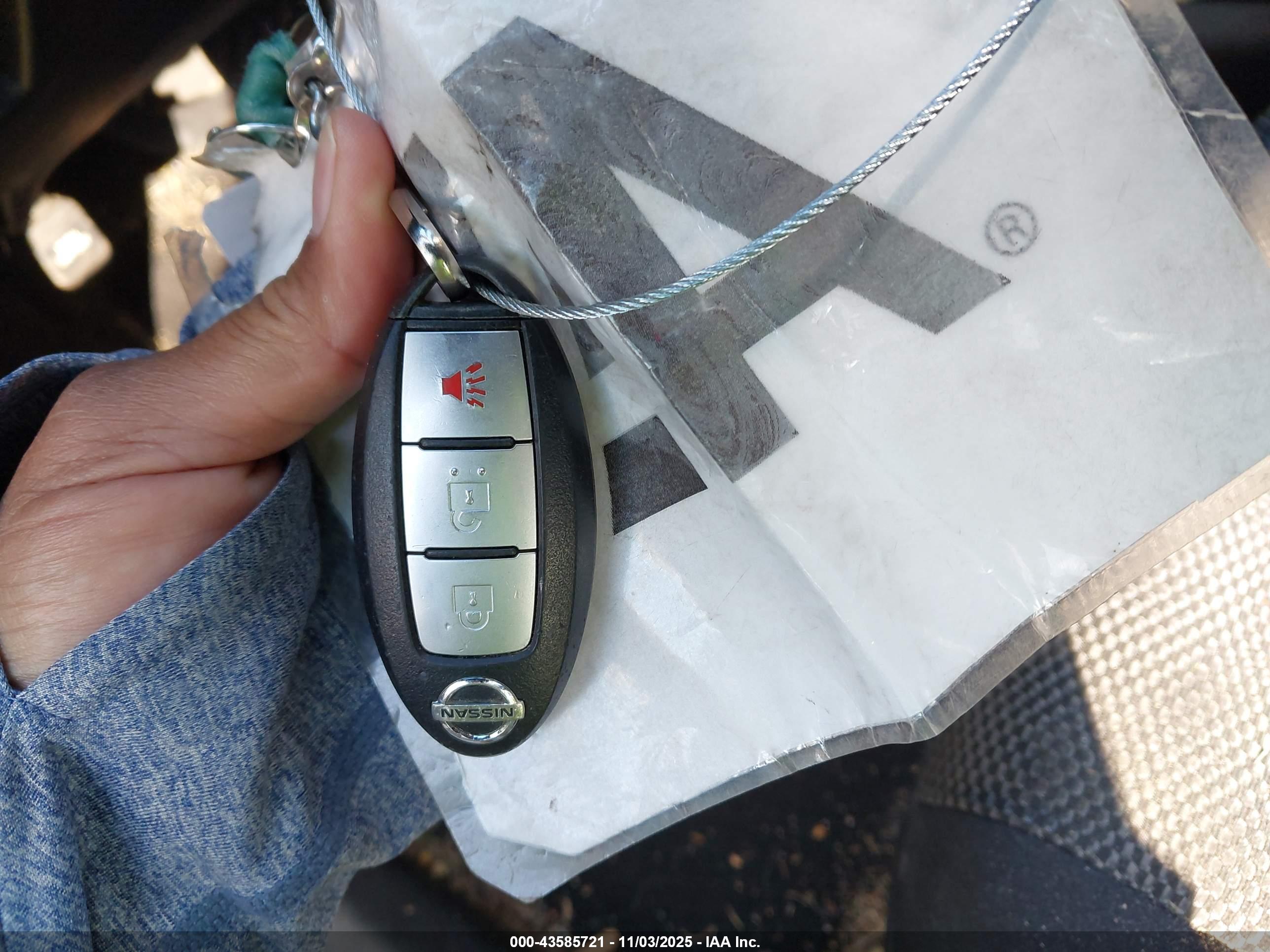 NISSAN ROGUE image 11
