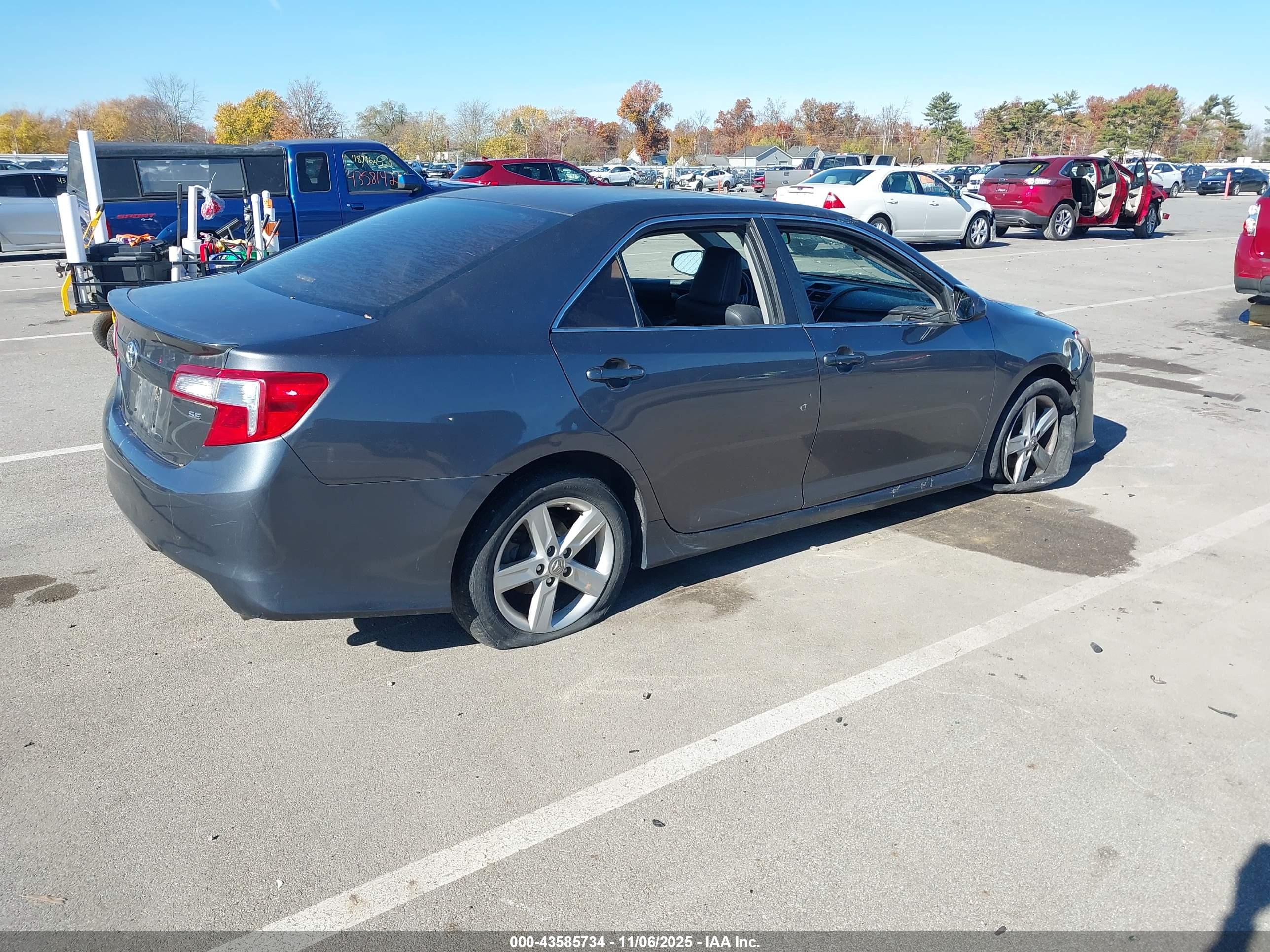 TOYOTA CAMRY image 4