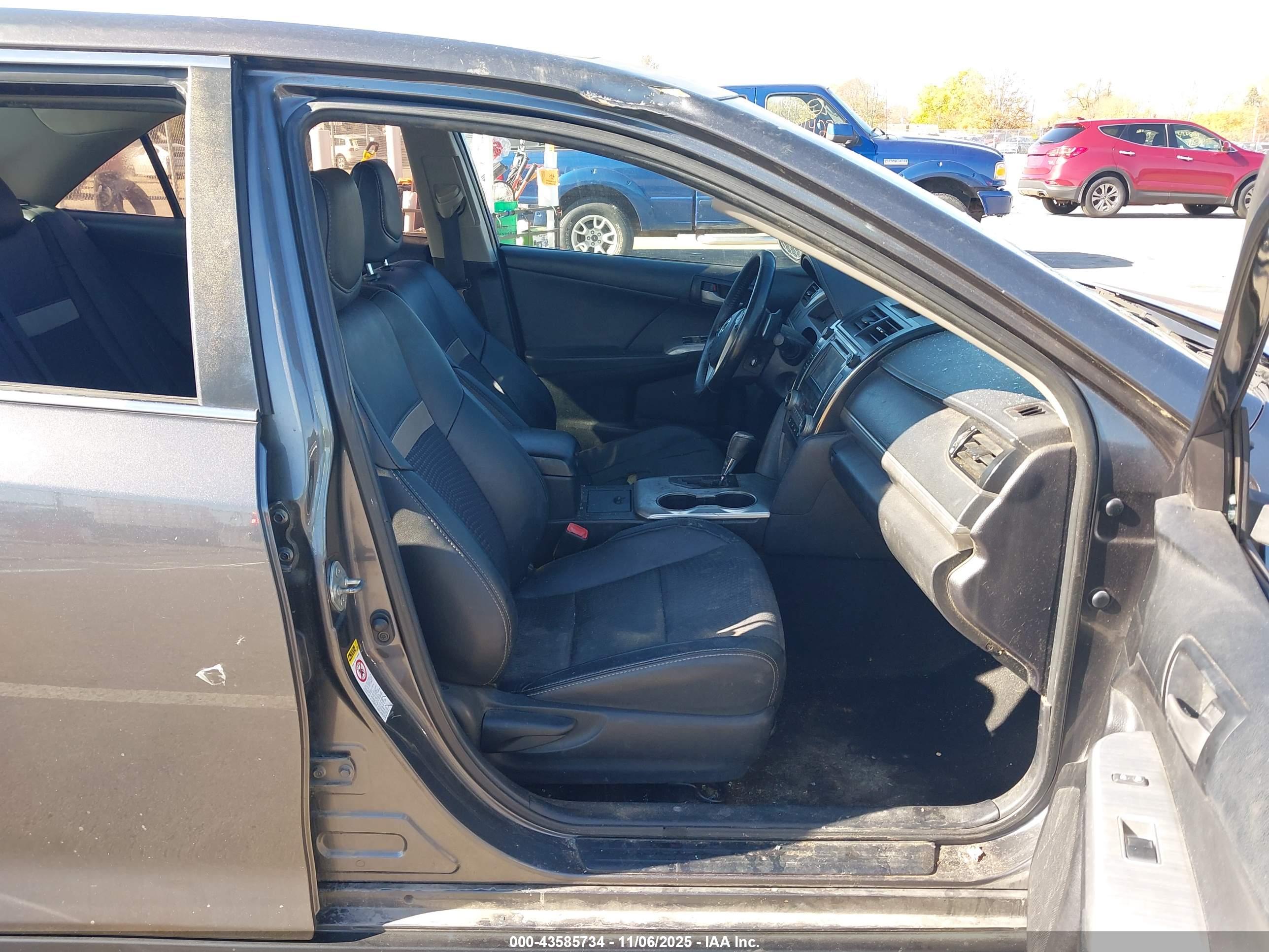 TOYOTA CAMRY image 5