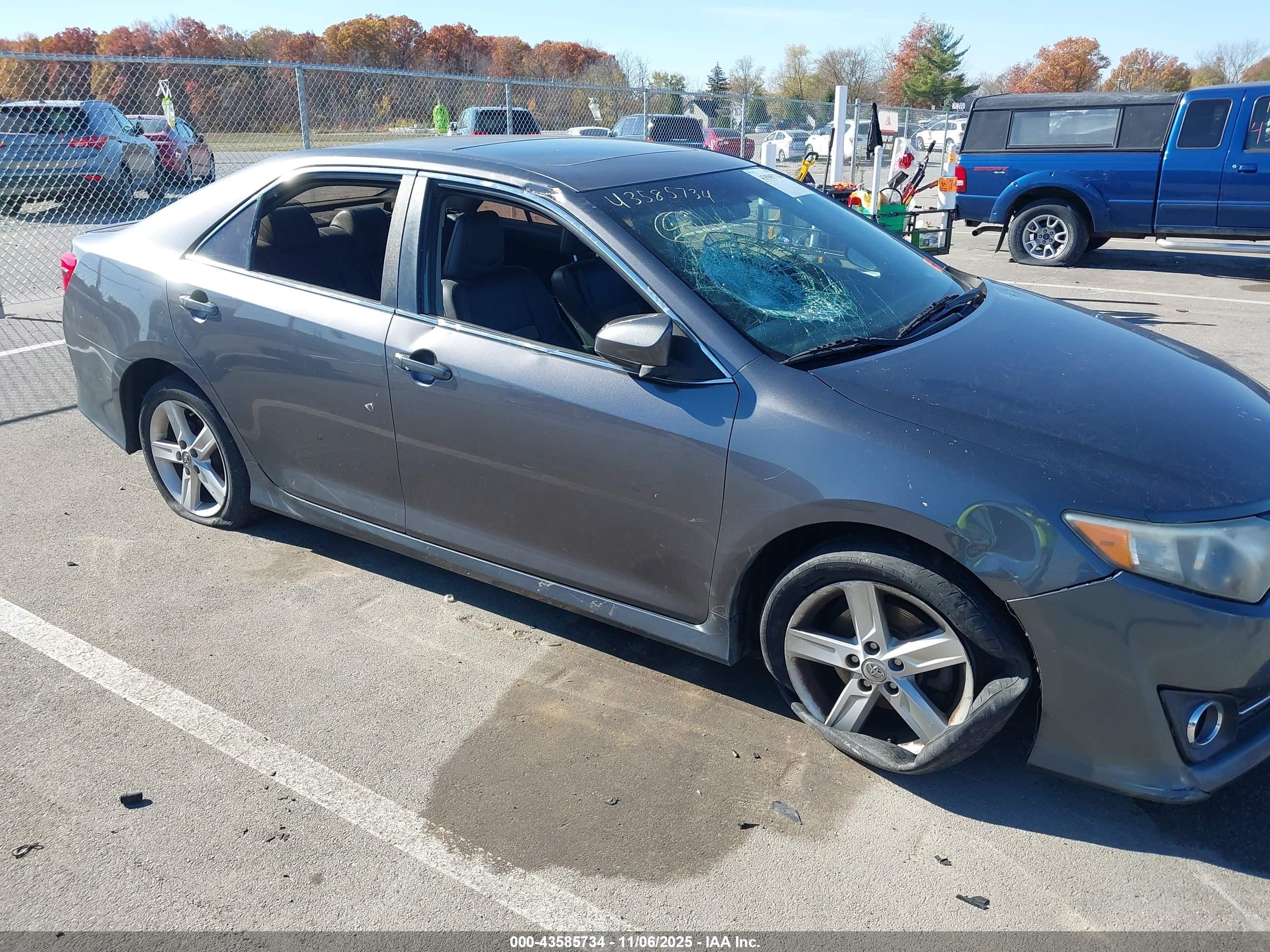 TOYOTA CAMRY image 6