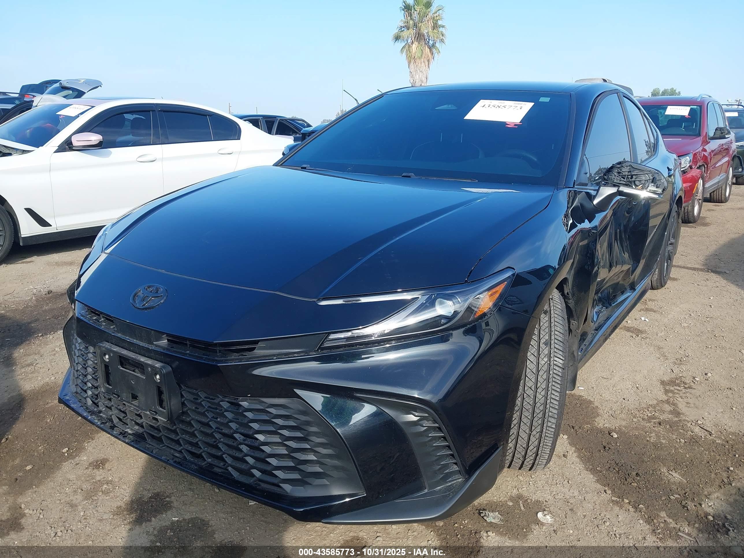 TOYOTA CAMRY image 2
