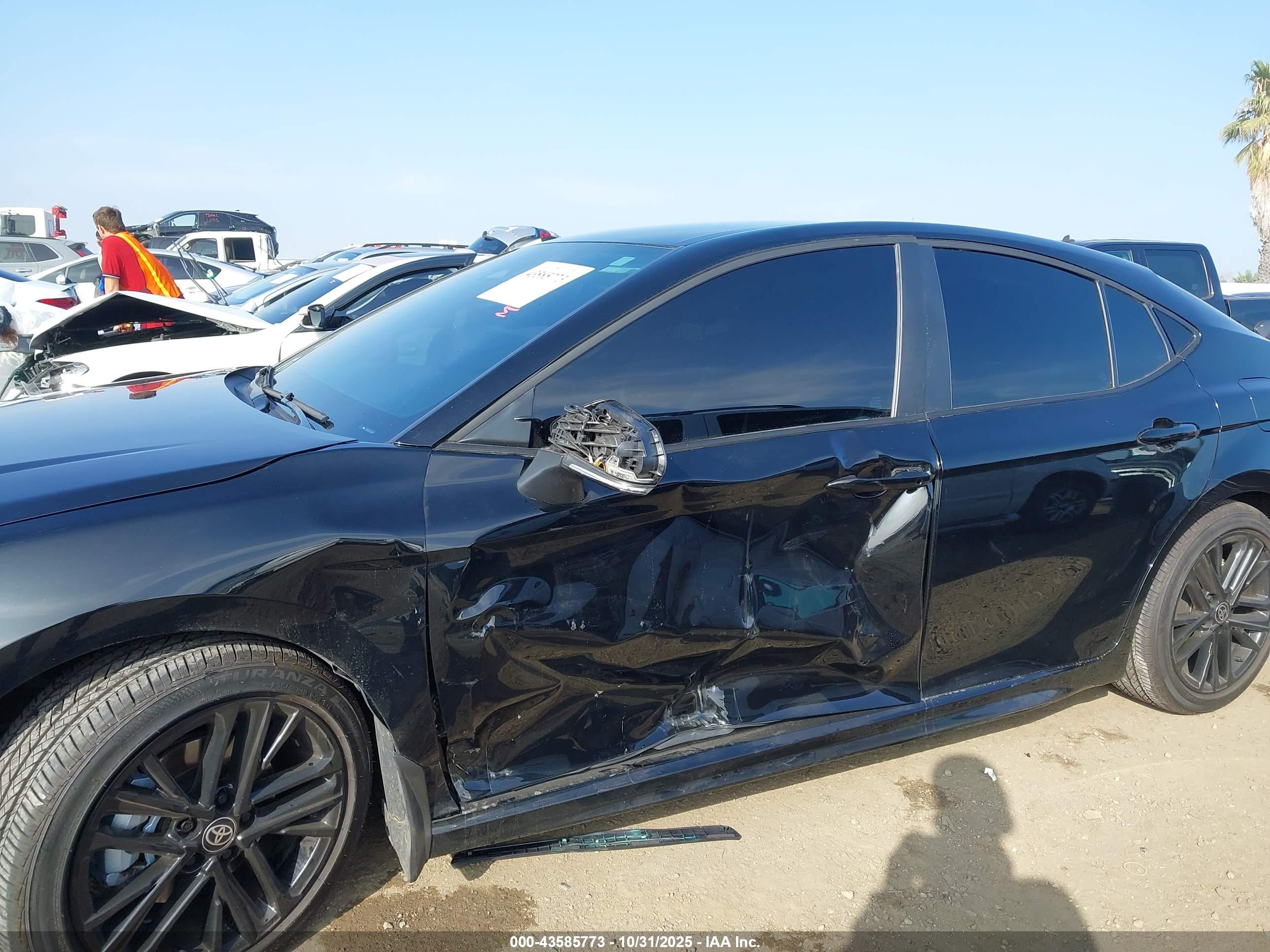TOYOTA CAMRY image 6