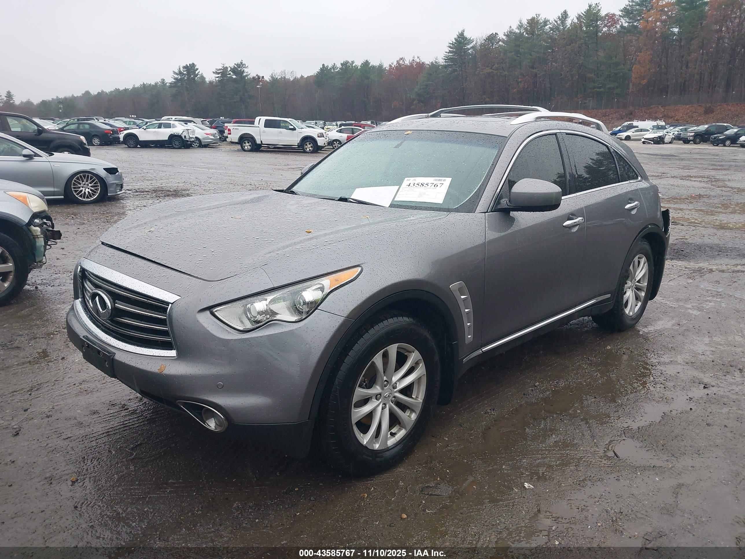 INFINITI FX35 image 2
