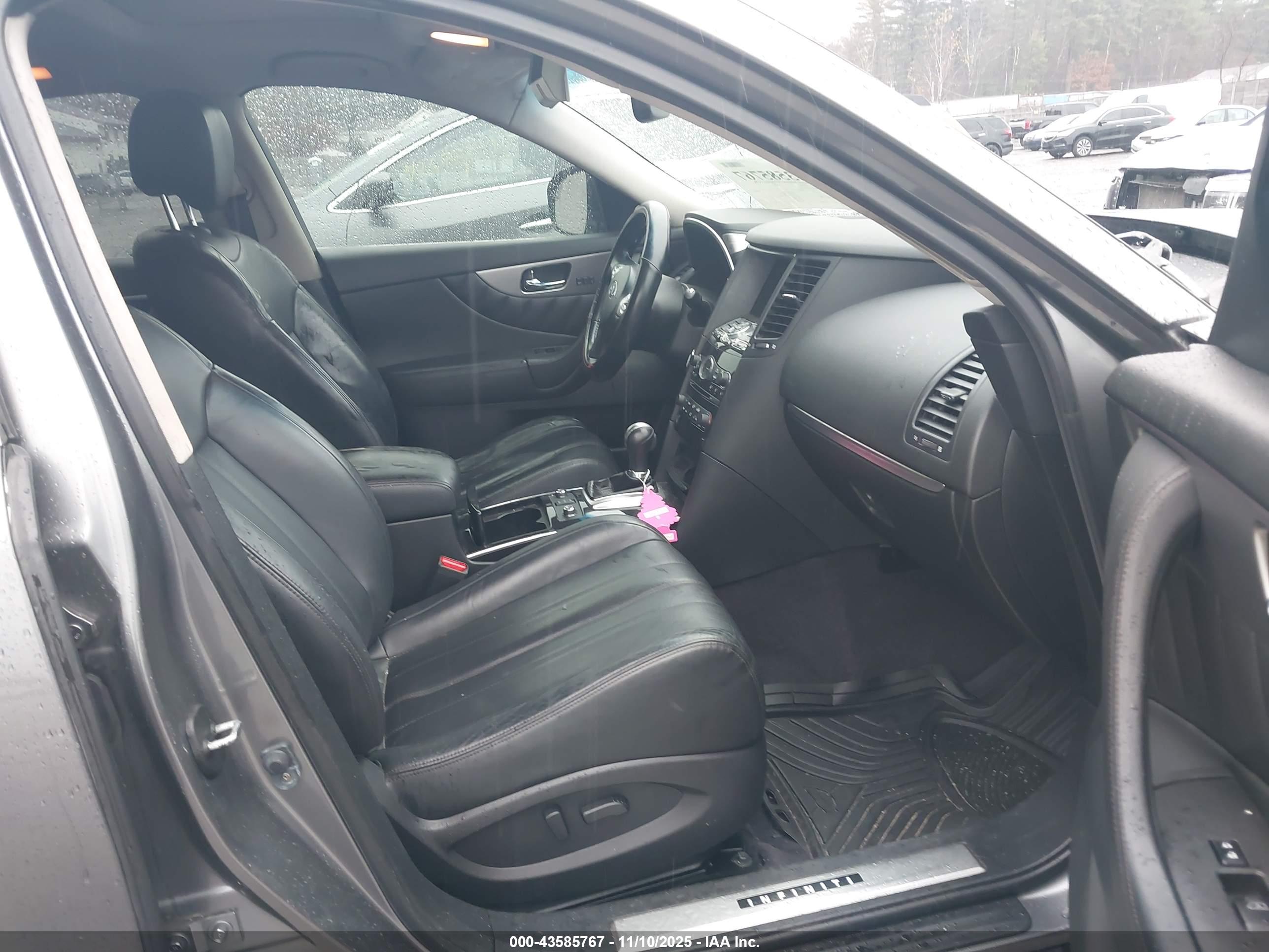 INFINITI FX35 image 5
