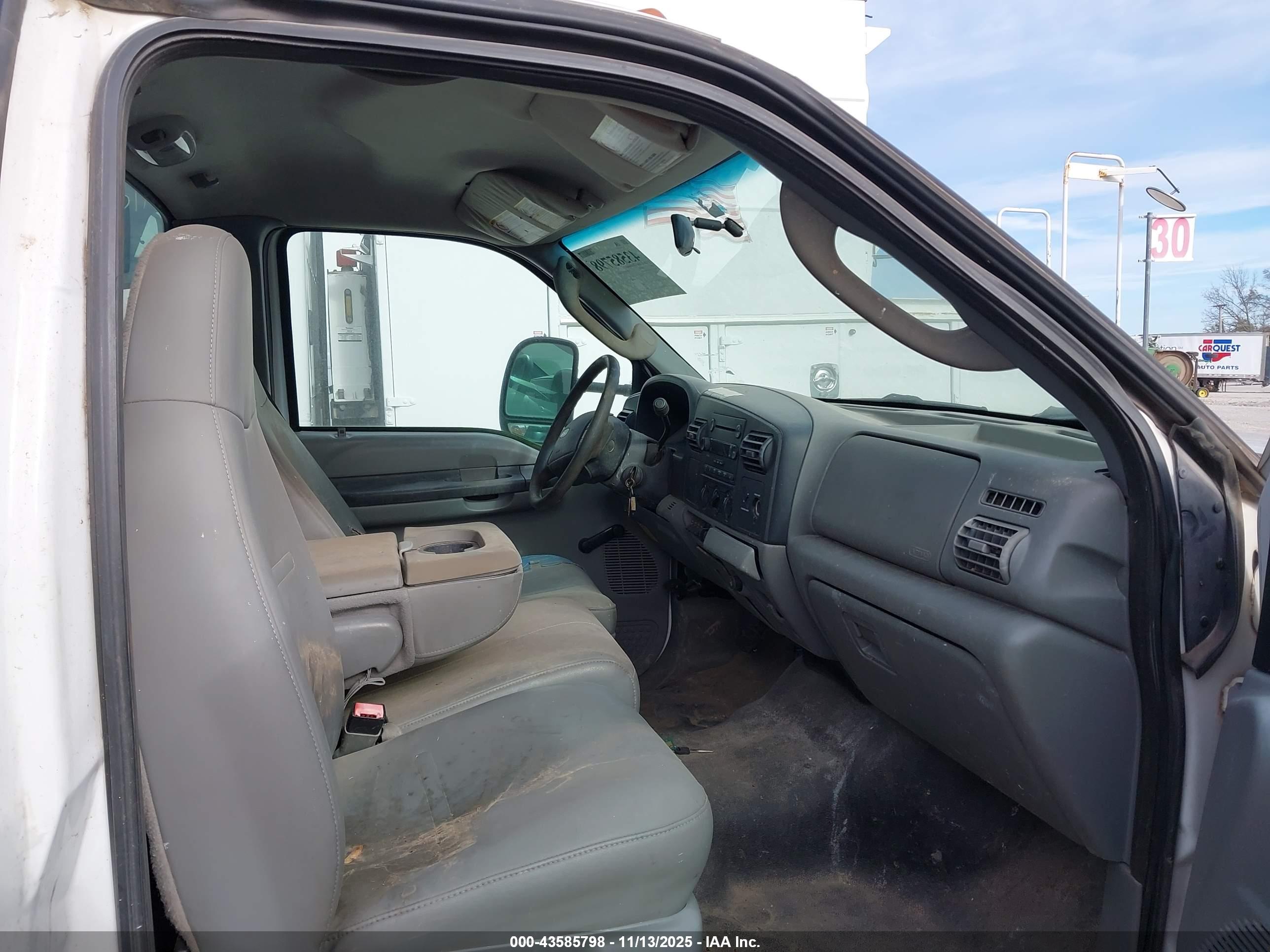 FORD F-450 image 8