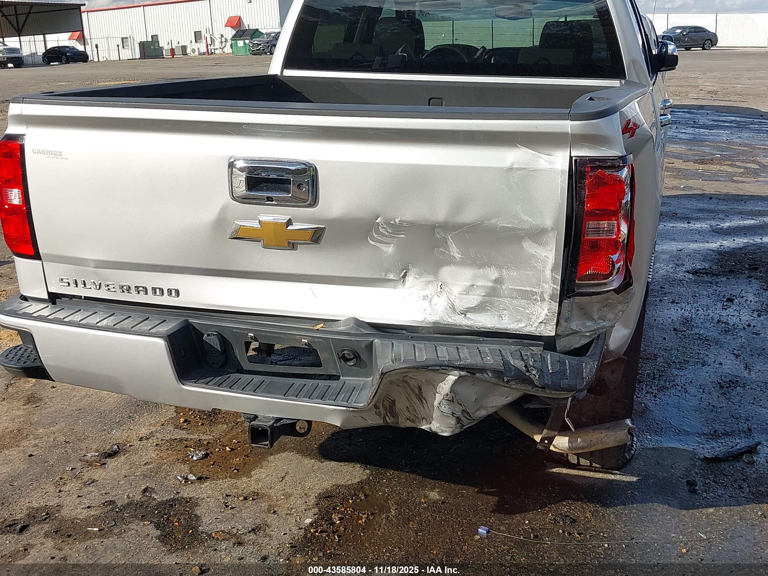 CHEVROLET SILVERADO image 6