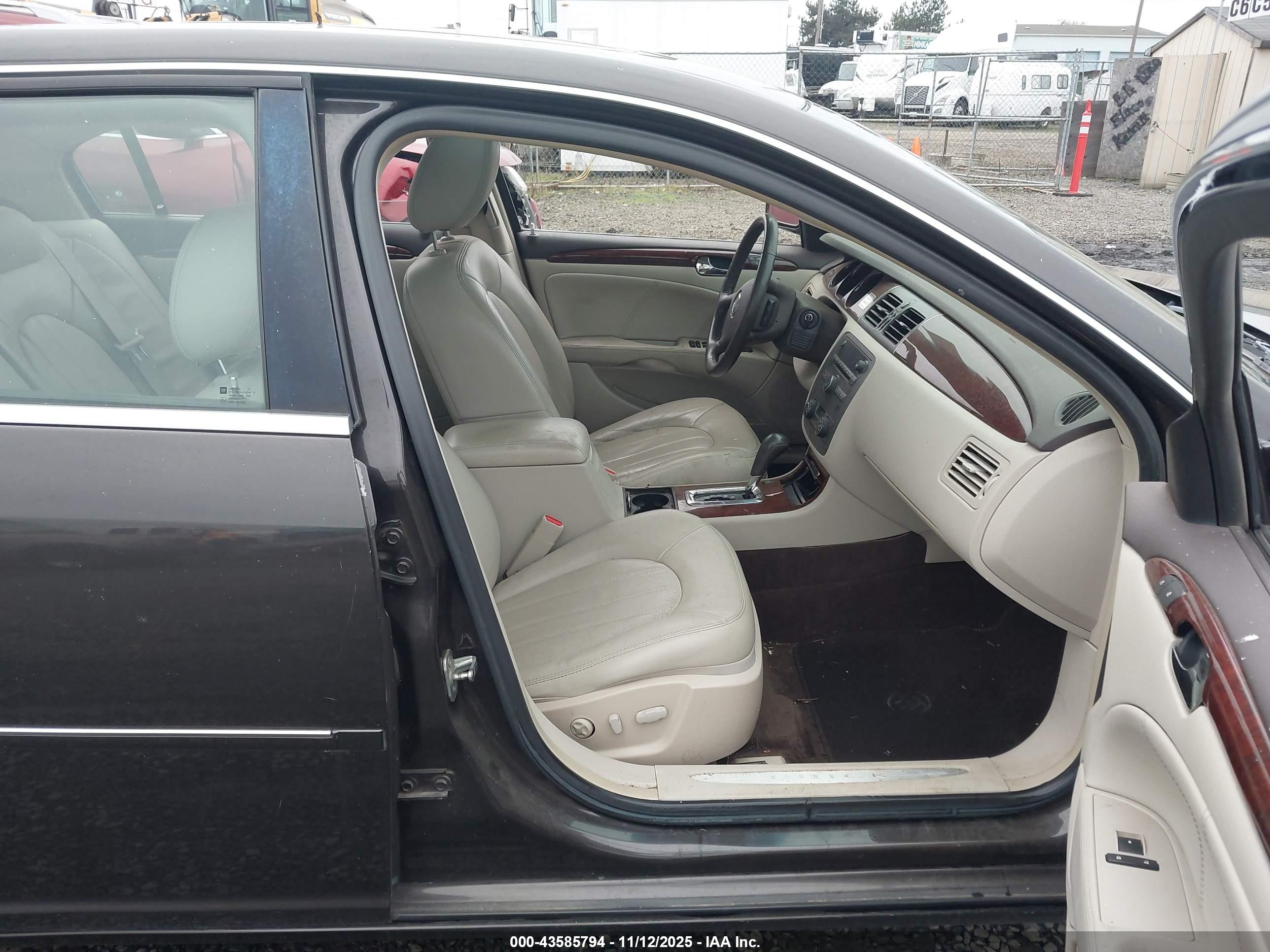 BUICK LUCERNE image 5