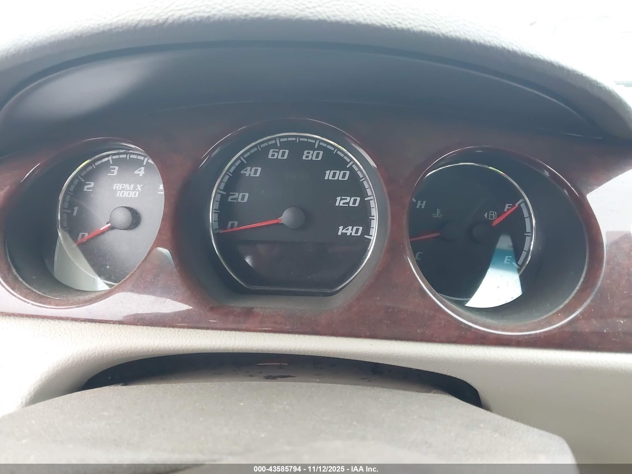 BUICK LUCERNE image 7
