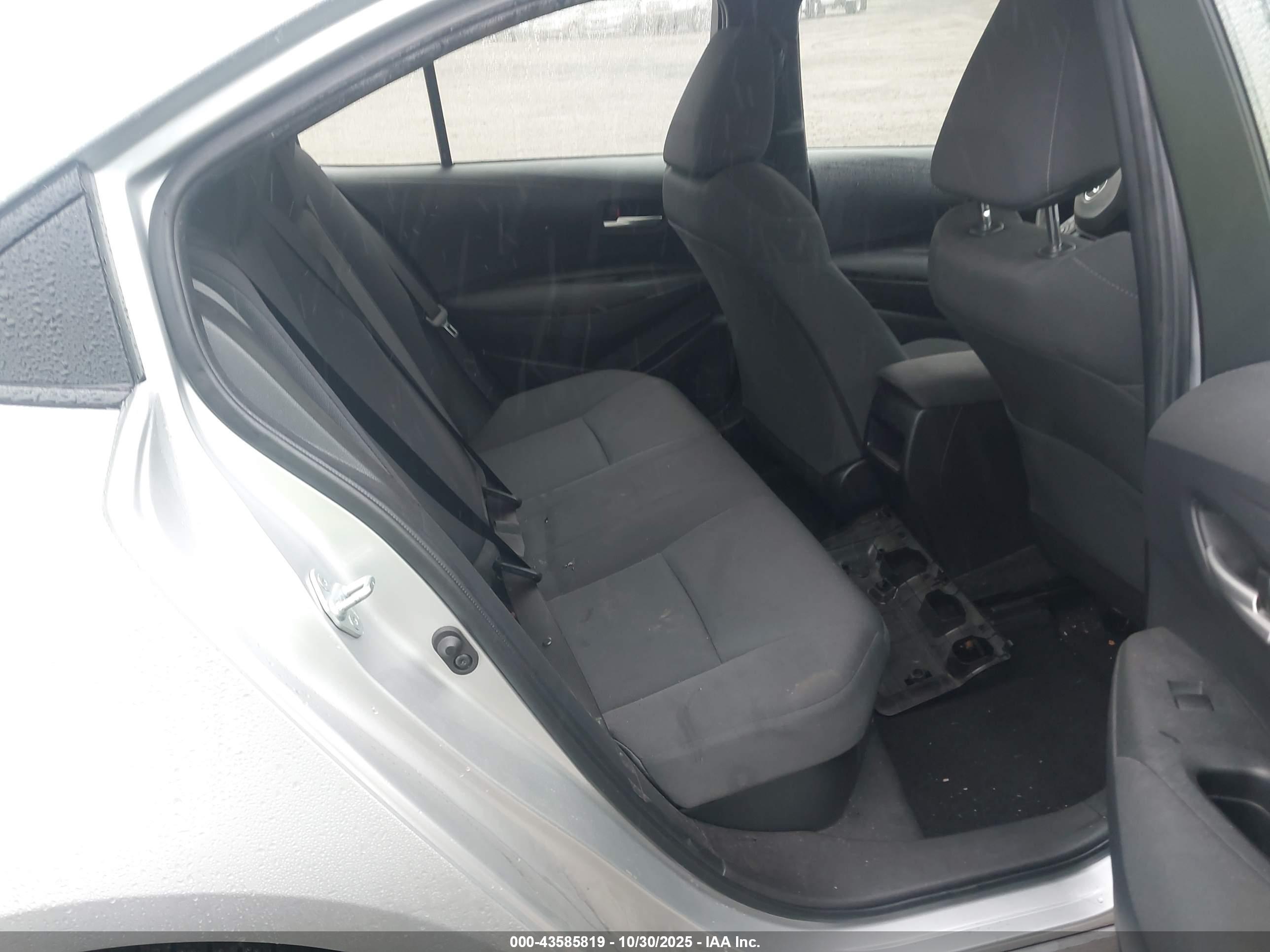 TOYOTA COROLLA image 8