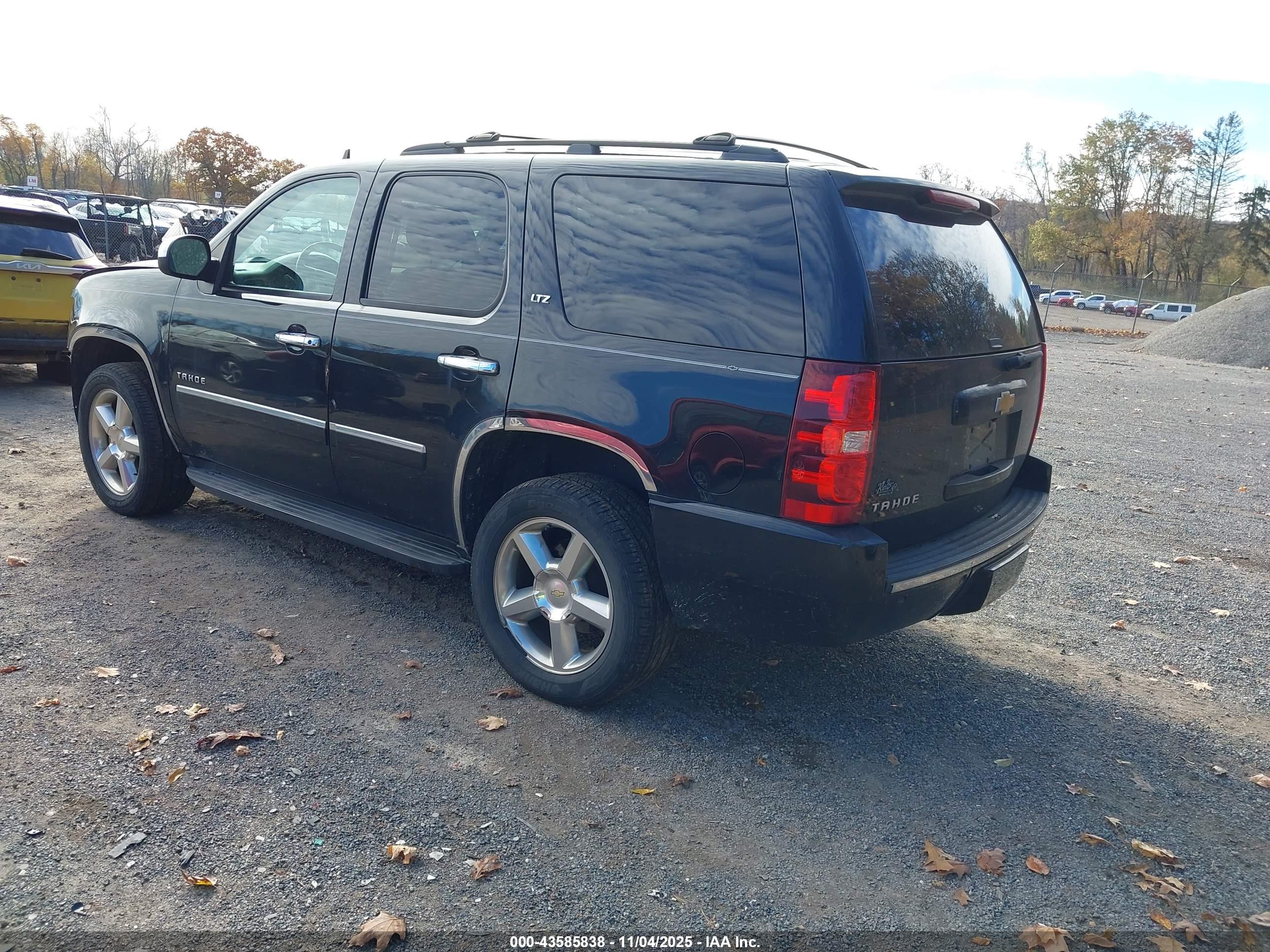 CHEVROLET TAHOE image 3