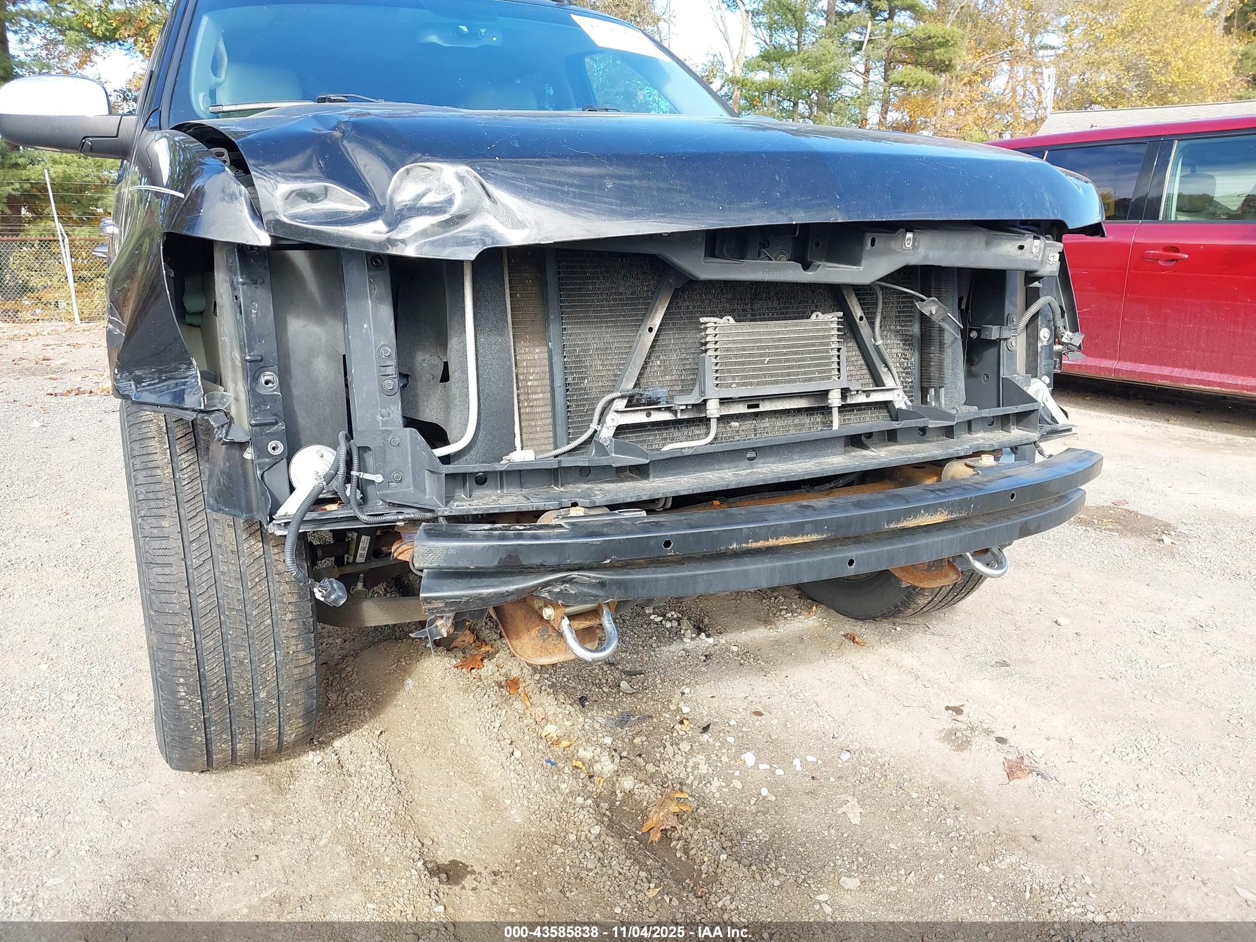CHEVROLET TAHOE image 6