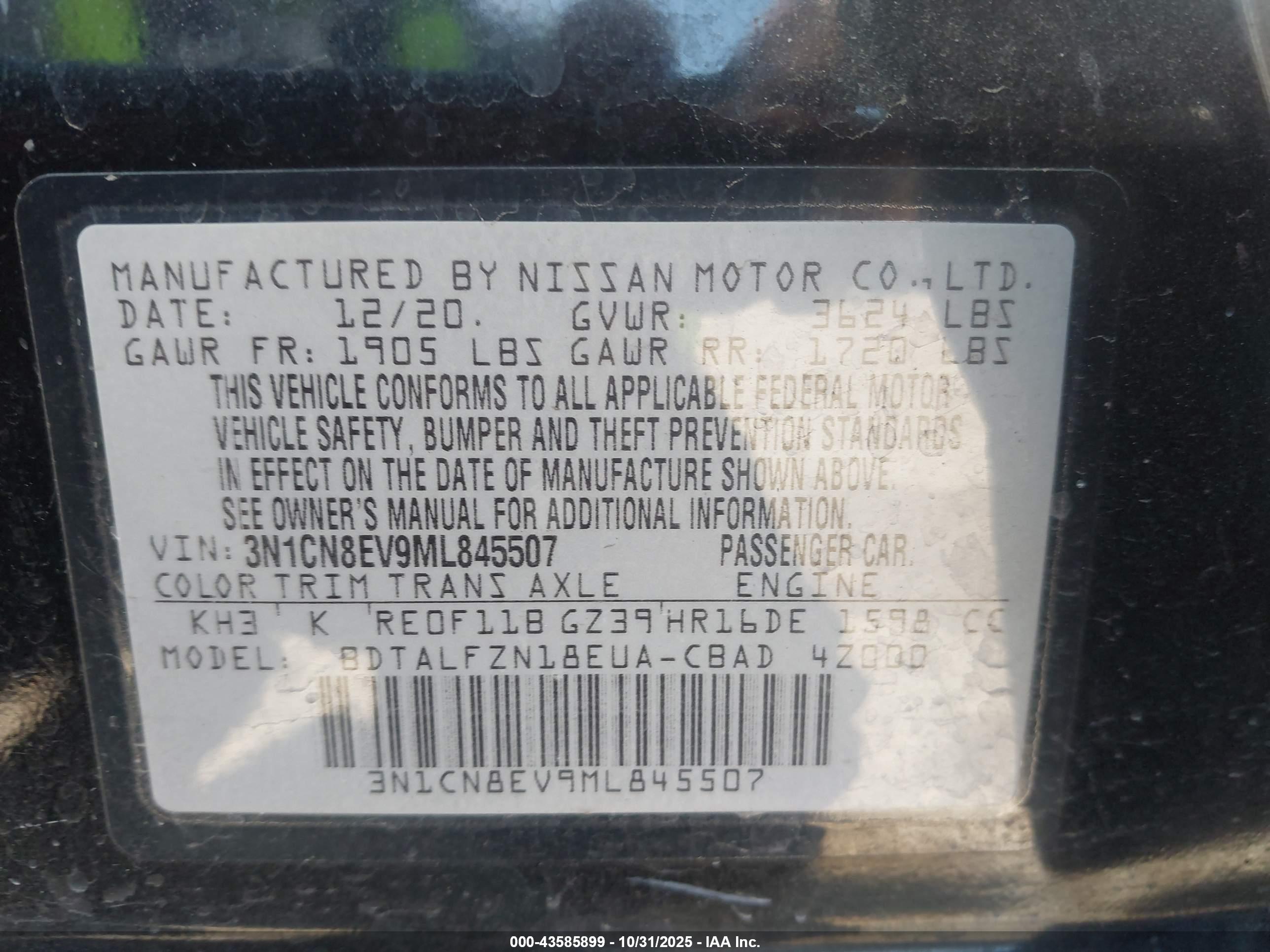 NISSAN VERSA image 9