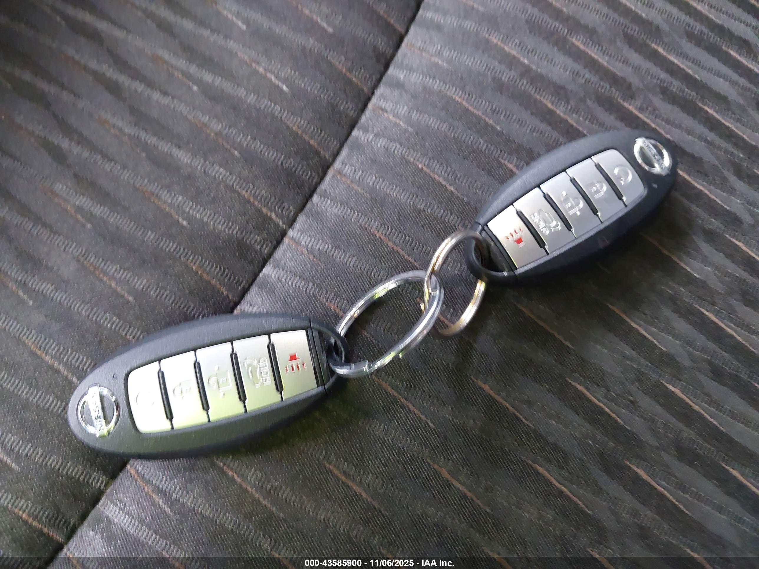 NISSAN ROGUE image 11